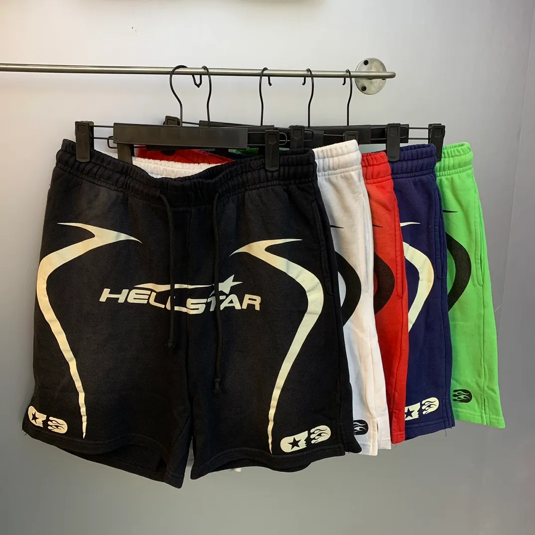 P150 Hellstar WARM UP SHORTS high-quality spray-on horse shorts, the new hot beauty trend Hellstar!  Standard beauty and trendy workmanship, original customization (fabric, pattern, printing, hang tag, main mark, etc.), exaggerated style, explosive style, dare to break through tradition, bring adventurous new fashion experience!   YoungBoy, the most popular rapper in the youth circle, has shot a lot of models for him, and celebrities such as Dababy and Swae Lee frequently get dressed!  Color: WHITE, RED, GREEN, Darkest Navy, BLACK Size: S, M, L, XL