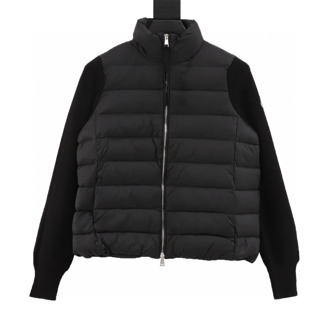 P580 Stand-up collar knitting Moncler muzzle 24s new sleeve splicing knitted stand-up collar light down jacket New autumn and winter down splicing jacket Down filling is practical and adds splicing popular elements ~ short version Solid color series full of high-end sense! Comfortable, fashionable and versatile! Style number: A66# Color: black white Size: S M L