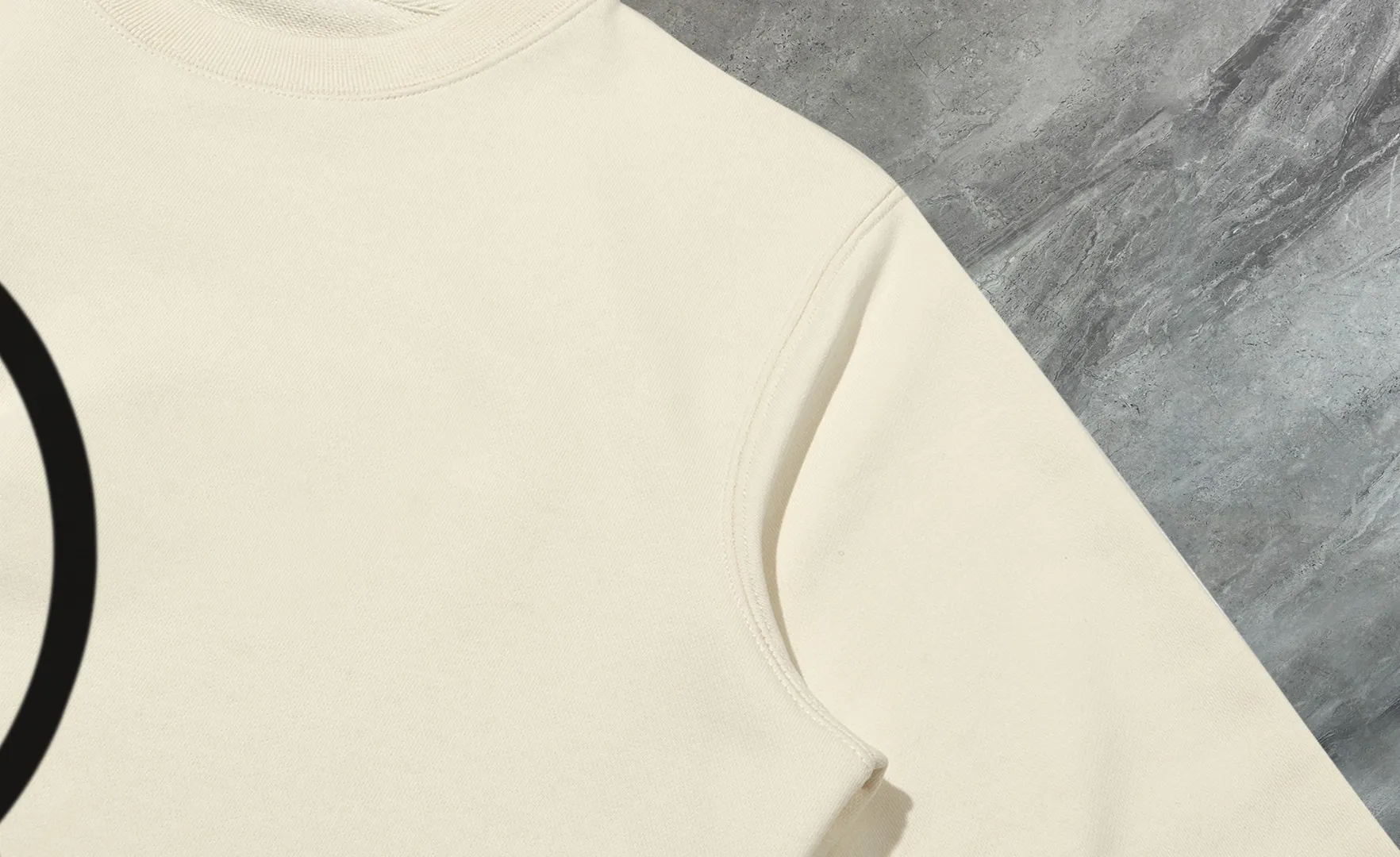 P210 High-version sweatshirt) [Long-term stock] 〖𝐌𝐎𝐍𝐂𝐋𝐄𝐑~Mask〗 Made of 440g heavy-weight fabric. It is different from the market currency. It can be matched with any variety and is properly handsome. 😎The whole dress is made of double waistcoats. The double waistcoats make the whole dress more three-dimensional. Not ordinary factories can do such fine work. 2025 Spring runway version of the T stage, on sale at the counter, round neck terry sweatshirt, high-end double-strand pure cotton, custom-made stretch ribs, dyed in the same vat, complete with three standards, matched with exquisite embroidered LOGO on the chest, simple and advanced, same style for men and women. Color: black, apricot, white, size: S M L XL 2XL