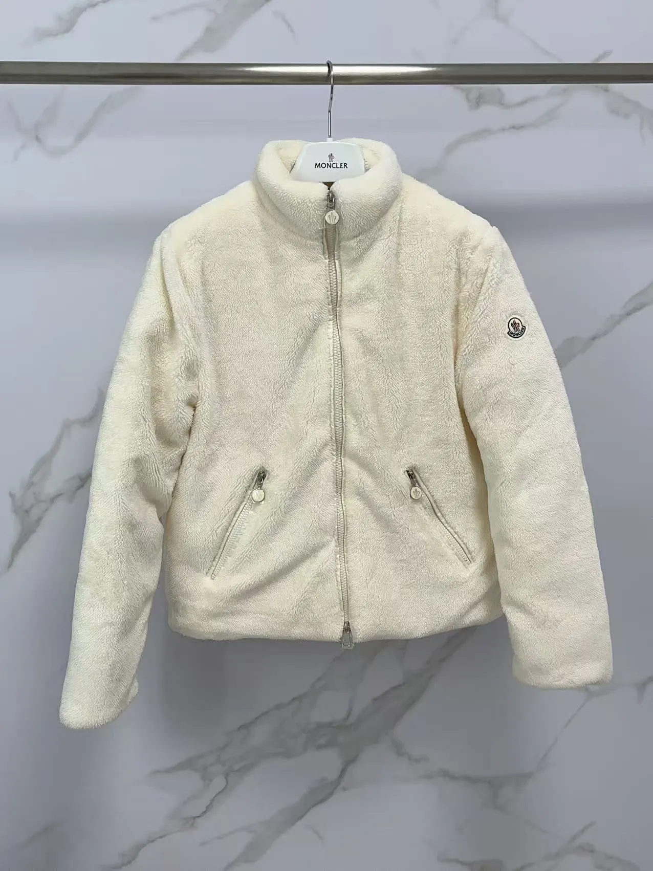 P820 ​​🆕❤️Moncler model: Polignac en teddy splicing design, filled with goose down ~ Super soft texture, delicate material for skin care ~ 2025 new color pink, gray, off-white Buy now 👉