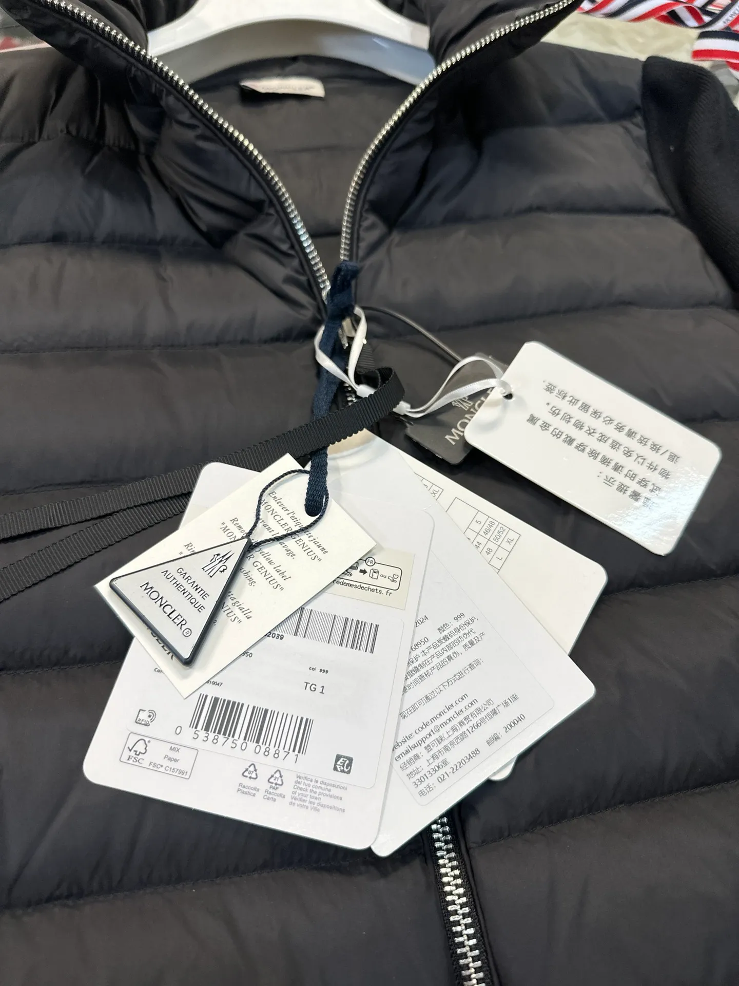 Moncler Cardigan women's lightly padded wool down cardigan jacket. More details in real photos. P660