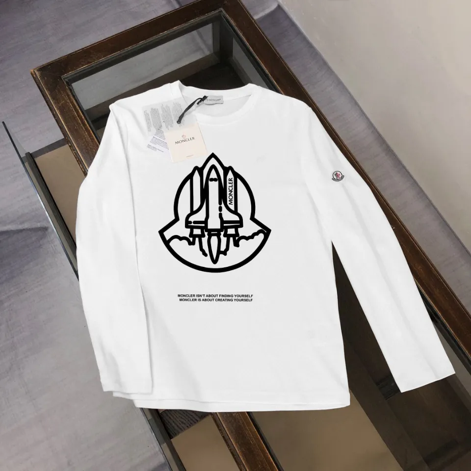P180, a non-off-the-shelf model, you can trust it. Moncler printed long-sleeved T-shirt, 240g breathable cotton fabric, very soft and comfortable texture, does not shrink, does not deform, does not ball), can be worn alone as a base layer. Original customized accessories, collar label, care mark, hangtag, packaging (perfect details) Color: White Black Size: XS S M L
