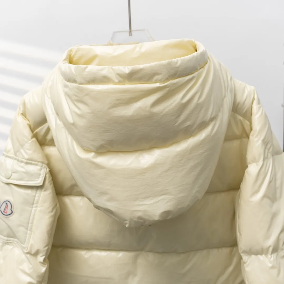 P720 MONCLER丨Meng Mou 70th Anniversary Pocket Sleeve Double Label Hooded Down Jacket Color: Off-white Size: 1-5