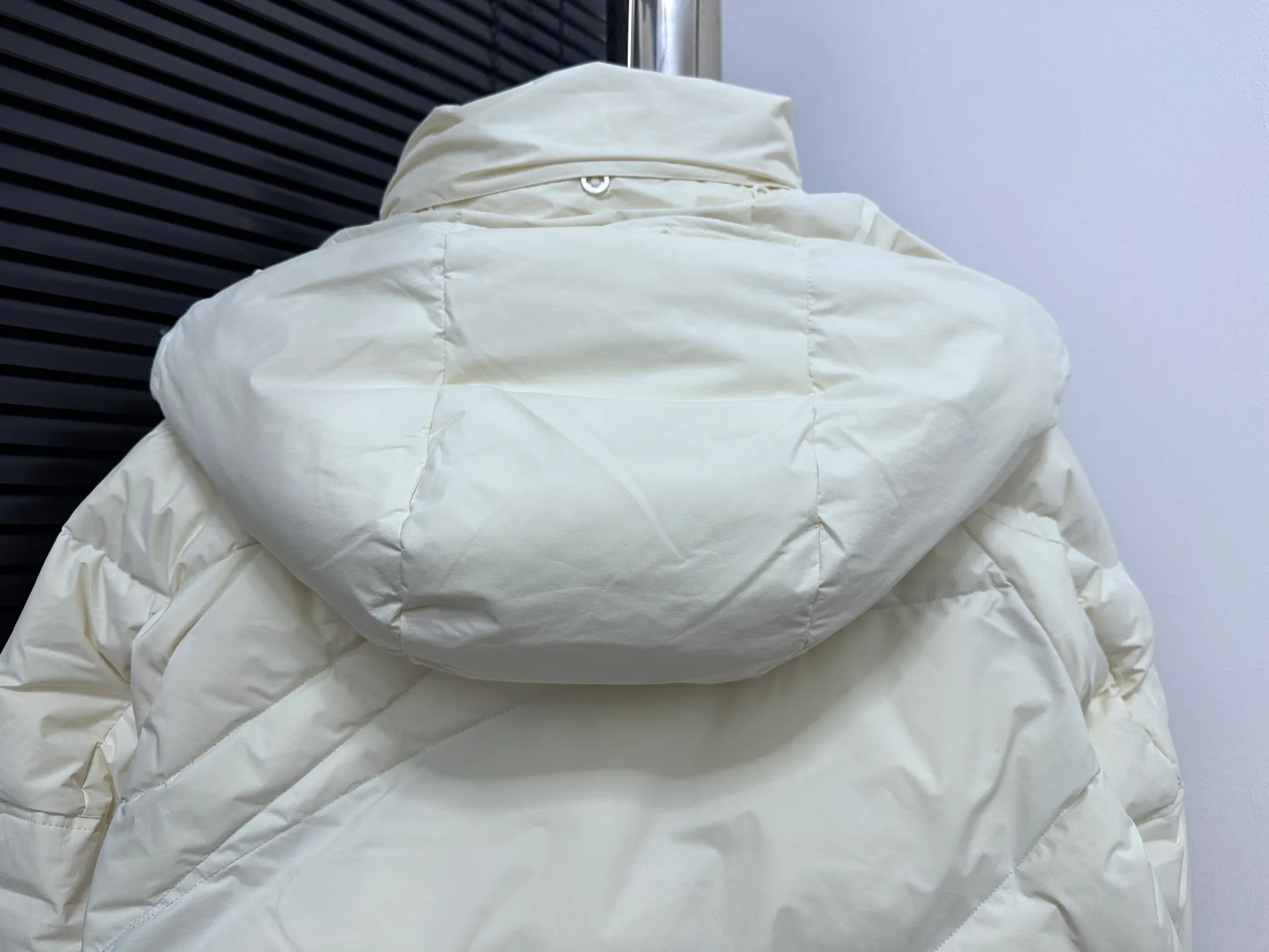 P1000 [moncler] Mengkou 2025 autumn and winter new down jacket. Original customized hardware accessories are all imported and original customization. Welcome to compare. Absolutely high quality. Use top 90 down. Super soft. Filled with fluffy and full feathers. Super heavy work. Fabric workmanship. Perfect version. Note⚠The fabric is super comfortable. Exclusive model. Non-market goods. Same style for men and women. Size: s-xxl