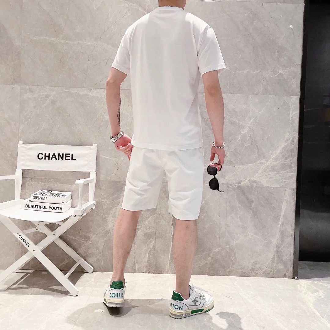 P280 Brand [MONCLER] 2025 new men’s short-sleeved shorts suit! Synchronous sales on the official website! High-end version on the market! It feels delicate and soft! Make you more comfortable to wear! The draped silhouette is awesome! Size: M-5XL (please state your height and weight when placing an order)