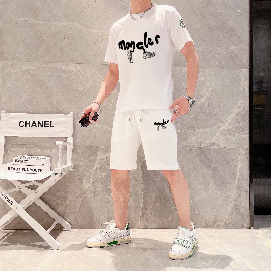 P280 Brand [MONCLER] 2025 new men’s short-sleeved shorts suit! Synchronous sales on the official website! High-end version on the market! It feels delicate and soft! Make you more comfortable to wear! The draped silhouette is awesome! Size: M-5XL (please state your height and weight when placing an order)