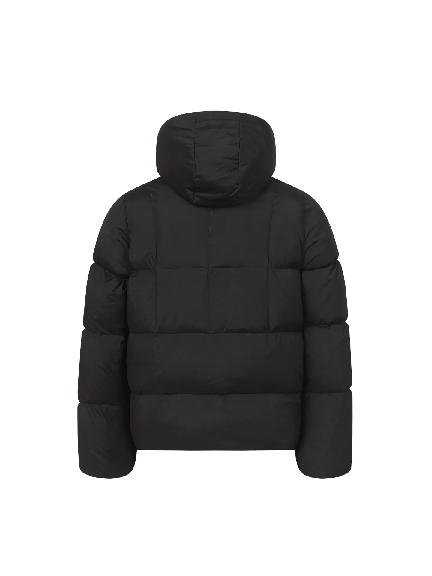 The design of the P860 Moncler Fusain short down jacket is inspired by the thrilling racing sports, echoing the three-dimensional tailoring and dynamic structure of the racing driver's uniform. Diamond quilting is used to build a thermal barrier, and the lightweight fabric is full of fluffy warmth. The silhouette is neat and not bulky, and the hooded design adds casualness. It is made of quilted nylon fabric, which has excellent warmth and protection. It is not only a textured armor to resist the cold wind when commuting, but also a fashion tool to create a minimalist and high-end feel when going out. In the cold winter, you can achieve the dual elegance of temperature and style with a piece of down. The short design features reflective zippers for a modern look. Code number: 12345 Color: black, gray