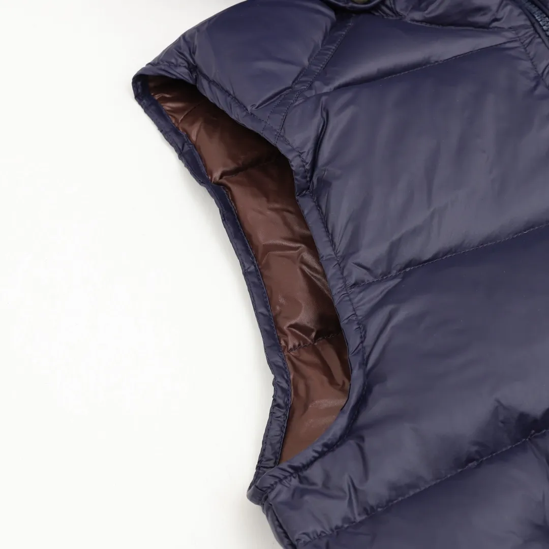 P560 Moncler maya/mask hooded logo down vest. Size：1-4