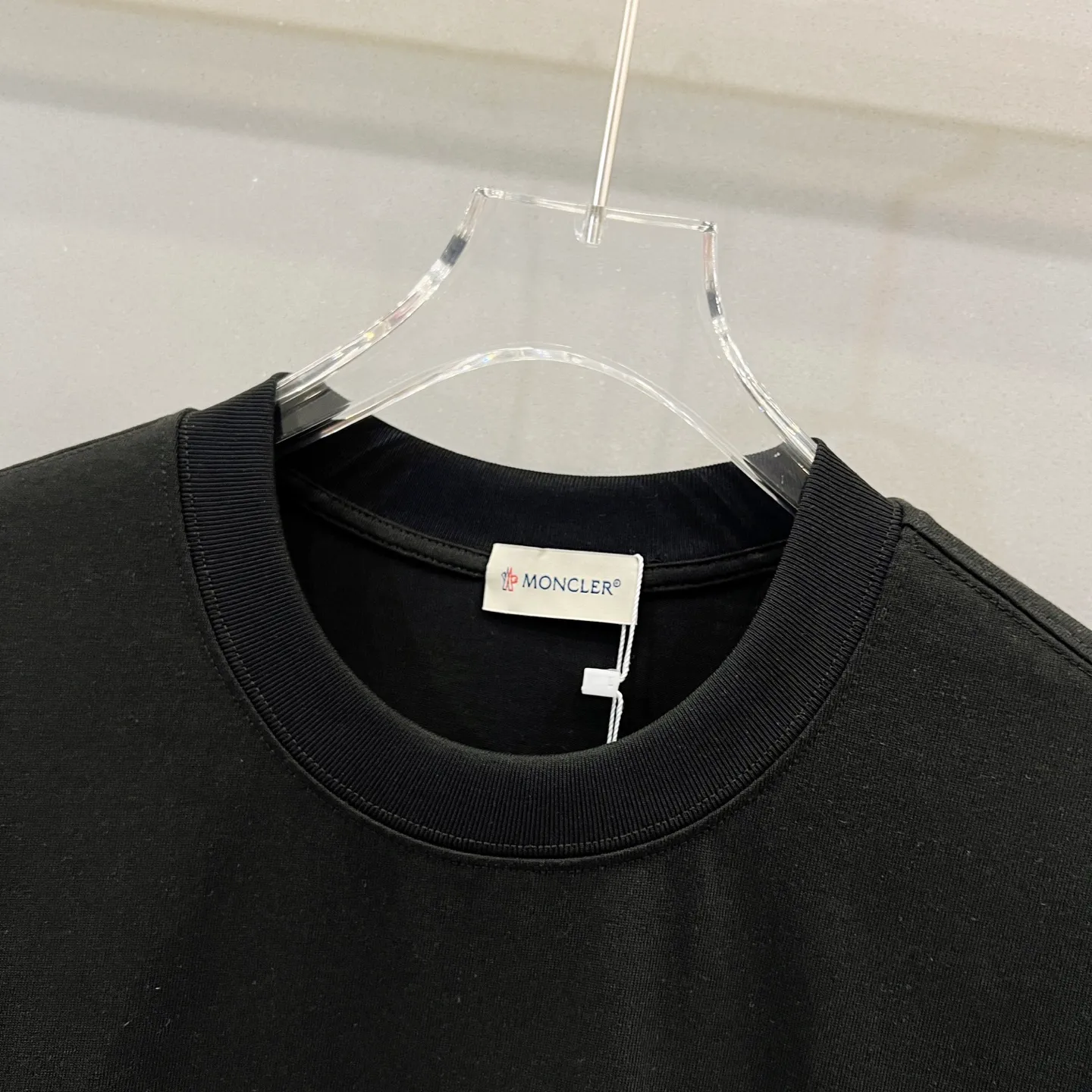 P170 MONCLER/muzzle 320g round neck short-sleeved T-shirt, brand letter micro-label embroidery🪡LOGO arm patch craft, official synchronization, 1:1 original mold opening, fashion personality, versatile trend, pure original quality, original washed fabric, tag, collar label, washed wheat, three complete standards, color: black, white, pink. Size: S-XL