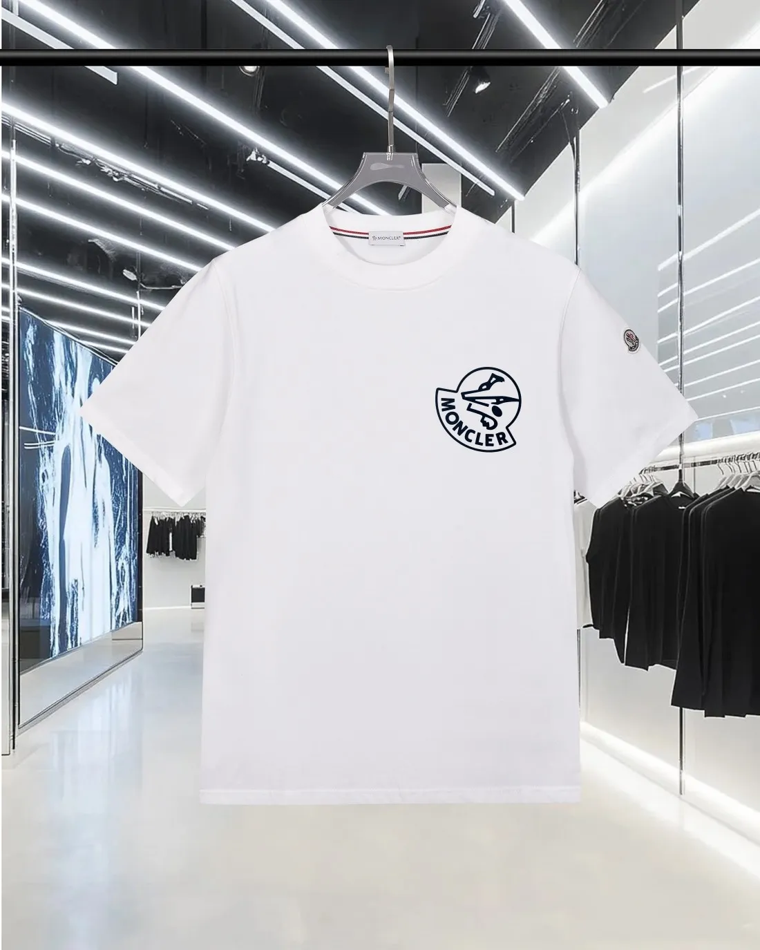 P150 MONCLER/Muzzled 300g pure cotton round neck short-sleeved T-shirt Brand classic Three-dimensional offset letter LOGO embossing process 2025ss official synchronization High version High quality Fashion personality Versatile trend Pure original quality Original fabric Hang tag Collar label Washed wheat Complete three standards Color: Black. White. Size: S M L XL XXL