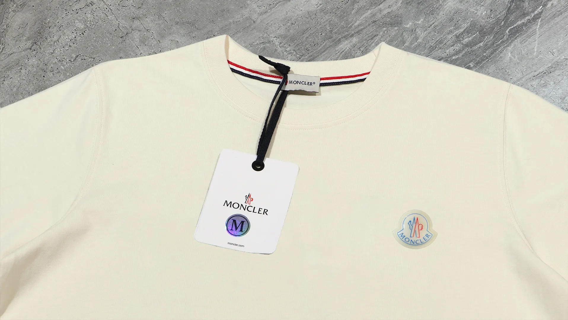 P210 High-version sweatshirt) [Long-term stock] 〖𝐌𝐎𝐍𝐂𝐋𝐄𝐑~Mask〗 Made of 440g heavy-weight fabric. It is different from the market currency. It can be matched with any variety and is properly handsome. 😎The whole dress is made of double waistcoats. The double waistcoats make the whole dress more three-dimensional. Not ordinary factories can do such fine work. 2025 Spring catwalk version of the T stage, on sale at the counter, exquisitely printed round neck terry sweatshirt, high-end double-ply cotton, custom-made stretch ribs, dyed in the same vat, complete with three standards, matched with digital printing patterns and very breathable, same style for men and women, color: black, white, apricot, size: S M L XL 2XL