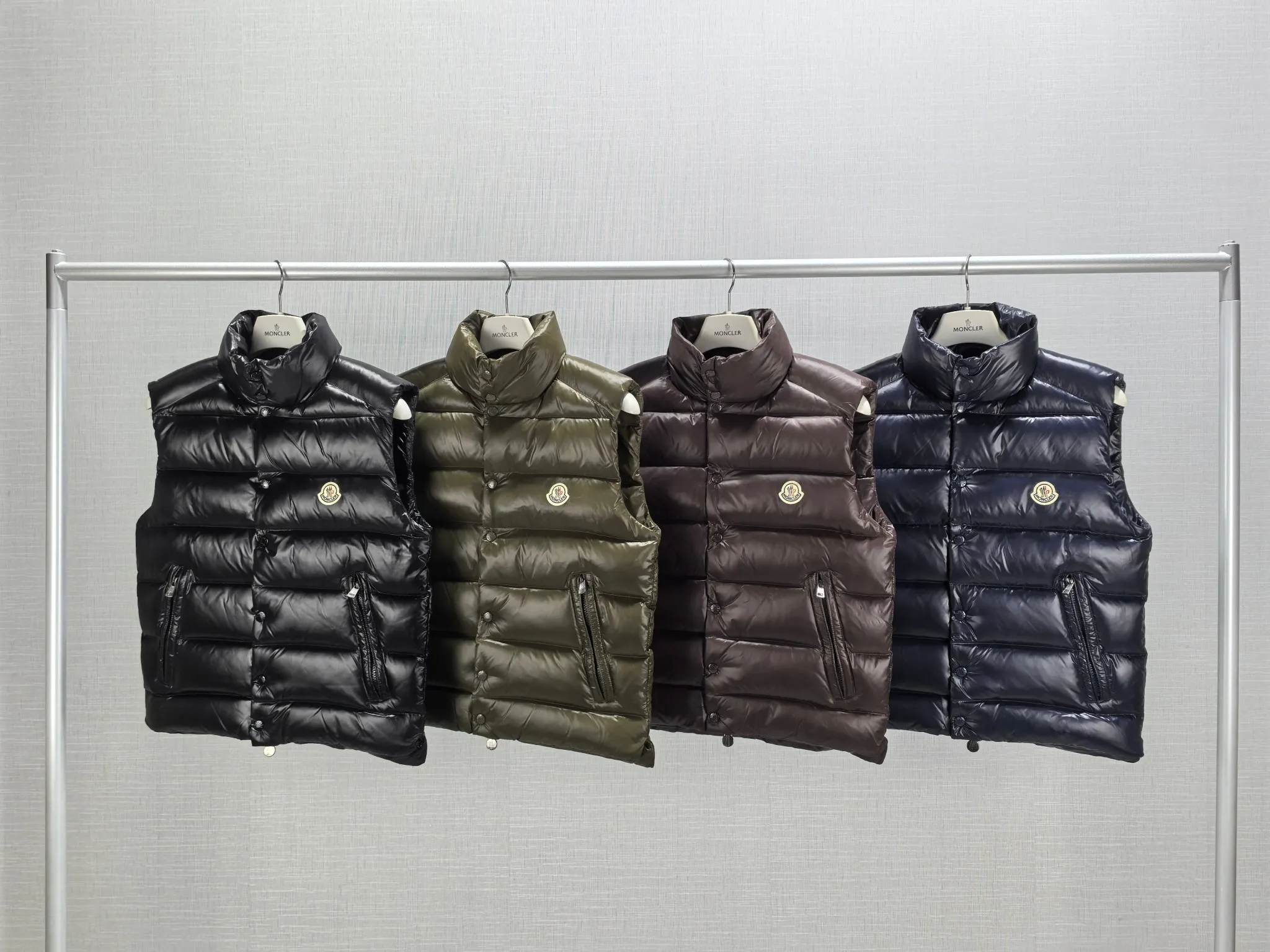 P740 [Celebrity Style] Moncler Tibb Men's Lightweight Down Vest