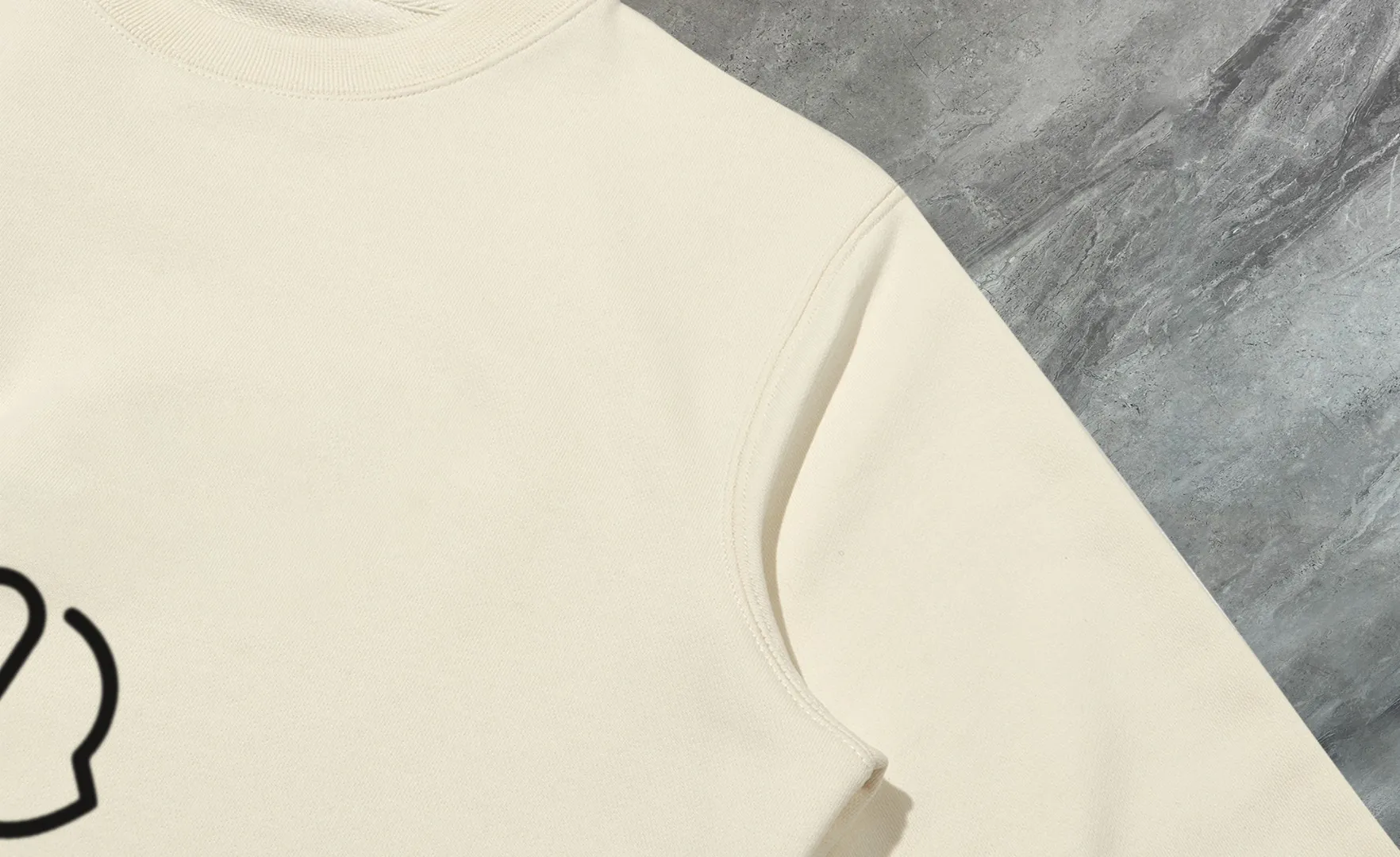 P210 High-version sweatshirt) [Long-term stock] 〖𝐌𝐎𝐍𝐂𝐋𝐄𝐑~Mask〗 Made of 440g heavy-weight fabric. It is different from the market currency. It can be matched with any variety and is properly handsome. 😎The whole dress is made of double waistcoats. The double waistcoats make the whole dress more three-dimensional. Not ordinary factories can do such fine work. 2025 Spring runway version of the T stage, on sale at the counter, round neck terry sweatshirt, high-end double-strand pure cotton, custom-made stretch ribs, dyed in the same vat, complete with three standards, matched with exquisite embroidered LOGO on the chest, simple and advanced, same style for men and women. Color: black, apricot, white, size: S M L XL 2XL