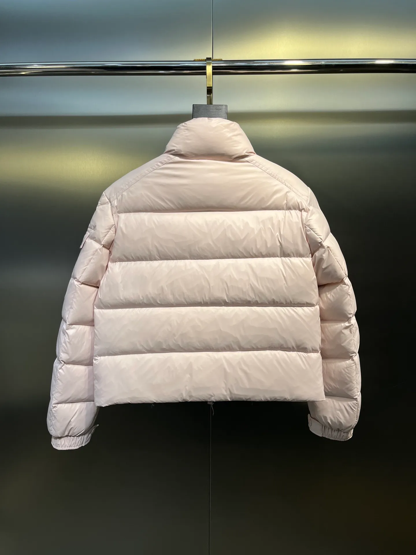 P780 moncler 🌟down jacket, original custom-made hardware accessories, all imported and original customization, welcome to compare, absolutely high quality, using top-grade 90 white duck down, super soft, fluffy and plump, super heavy-duty, excellent fabric workmanship, perfect version. Note⚠The fabric is super comfortable, exclusive model, non-market goods, same sizes for men and women.  size: 1234