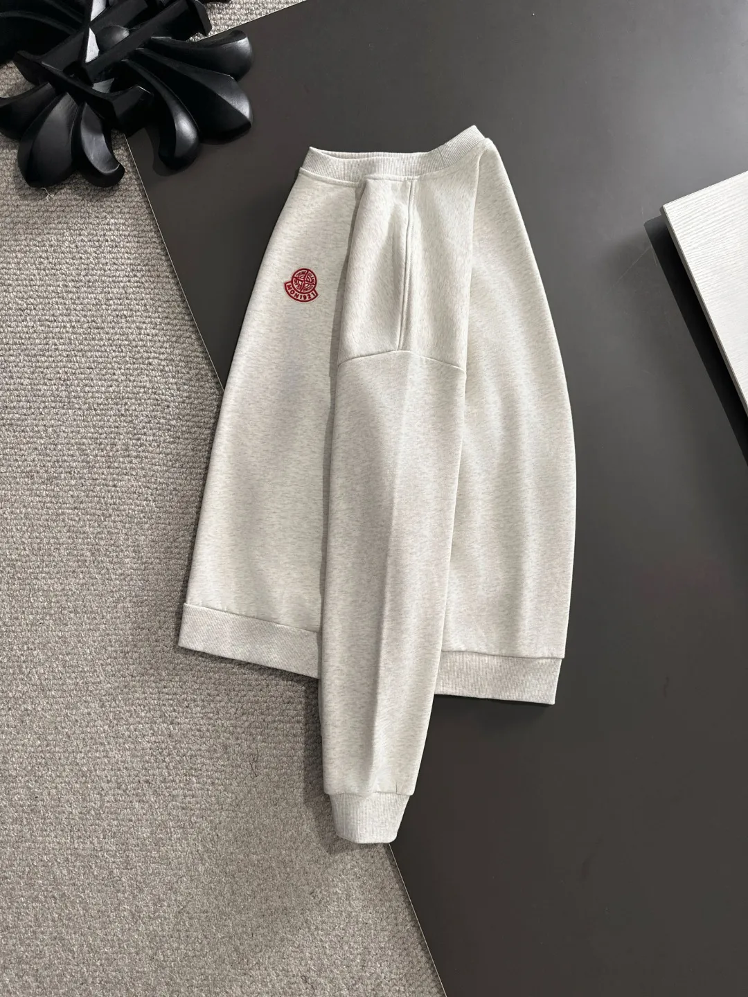 Next day shipment P720 Stone lsland/Stone Island co-branded MONCLER/Mongolian high quality 2025 autumn and winter new casual heavy industry suit exclusively developed by yb! High quality production! The top version of the trading company channel order, external orders for imported custom fabrics, high breathability and comfort, impeccable details, absolutely worth buying! This type of suit is also a must-have for lazy people. You don’t have to think about how to match it, you can just get it in one set! Brand element design concept, delicate and soft feel! It presents a casual cut and the upper body shape is great! On sale simultaneously on the official website! From a high-end men's positioning brand, the low-key luxury taste is irresistible! Exquisite workmanship and impeccable quality! The overall style is simple, fashionable and timeless, fully meeting the requirements of stylish and tasteful dressing! Sizes: S to XXL (or state your height and weight when placing an order)