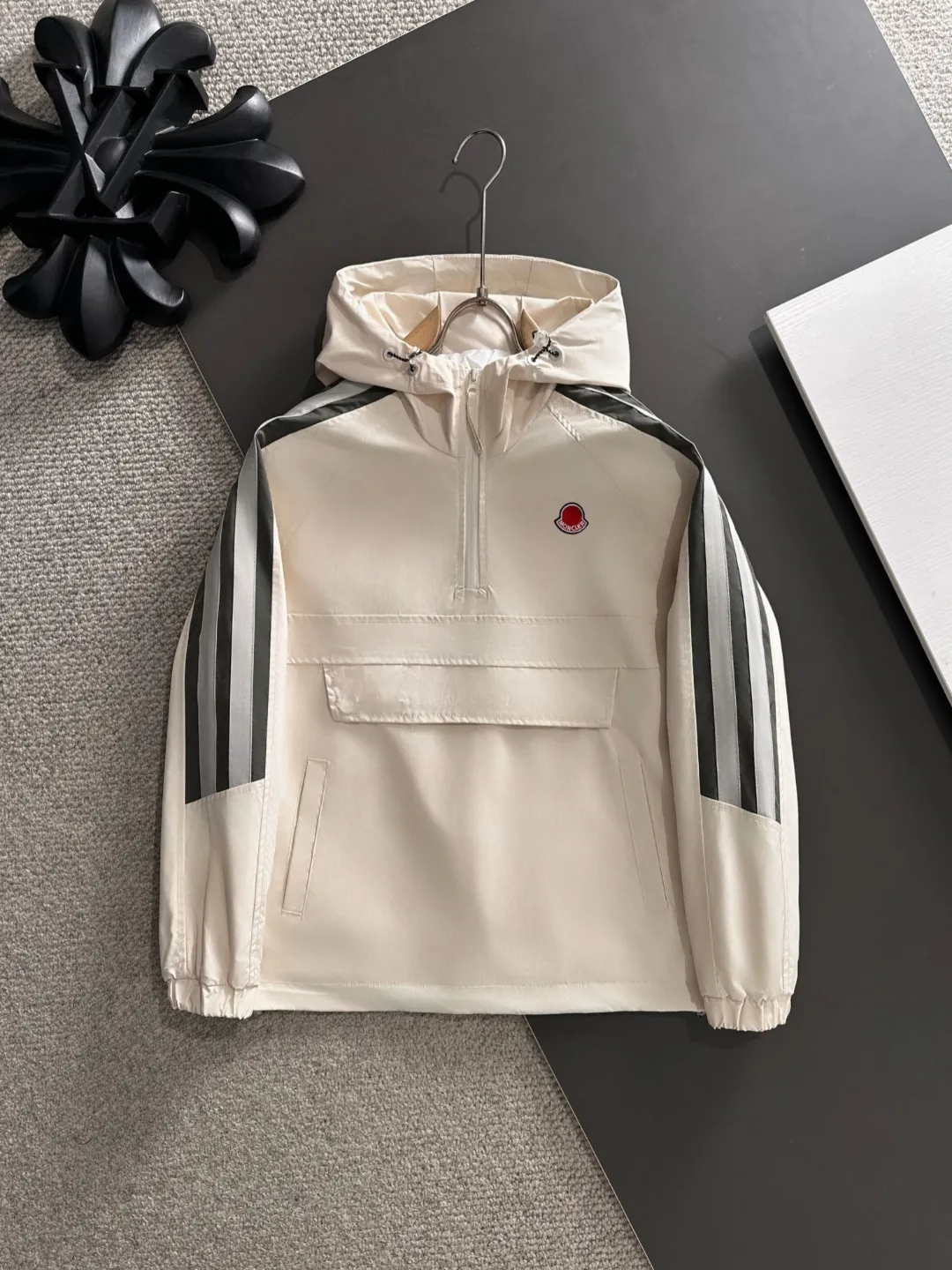 Next day shipping P720 MONCLER/Balenciaga high quality 2025 autumn and winter new casual heavy industry suit exclusively developed by yb! High quality production! The top version of the trading company channel order, external orders for imported custom fabrics, high breathability and comfort, impeccable details, absolutely worth buying! This type of suit is also a must-have for lazy people. You don’t have to think about how to match it, you can just get it in one set! Brand element design concept, delicate and soft feel! It presents a casual cut and the upper body shape is great! On sale simultaneously on the official website! From a high-end men's positioning brand, the low-key luxury taste is irresistible! Exquisite workmanship and impeccable quality! The overall style is simple, fashionable and timeless, fully meeting the requirements of stylish and tasteful dressing! Size: M to 5XL (or state your height and weight when placing an order)