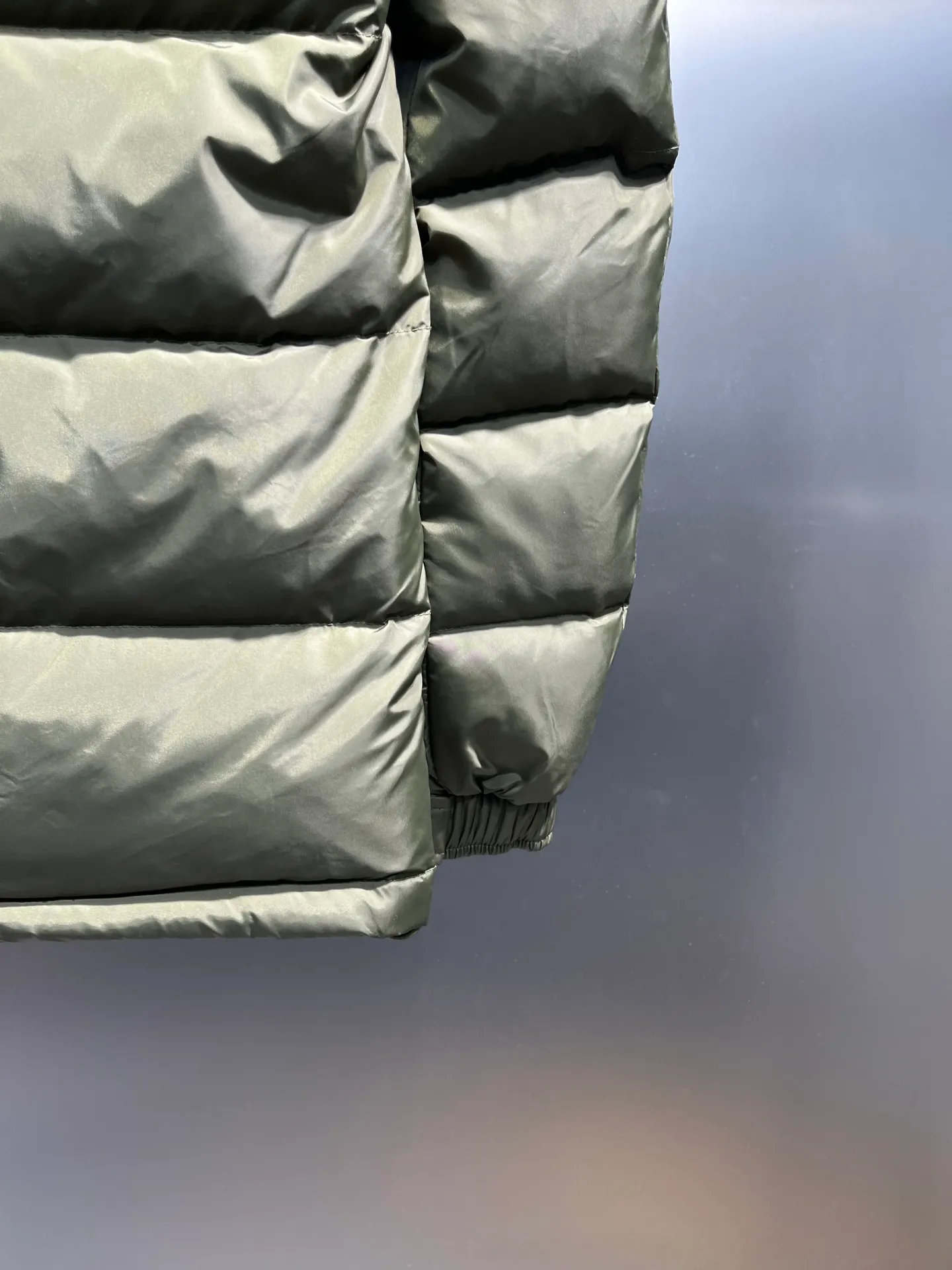 P820 ​​Moncler 🌟Mouth Mouth New Autumn and Winter Matte Classic Maya! Official website synchronized 🈶sale! Yuhuang's century-old evergreen series of products! The latest product from Mayan culture! 90 down filling, the fullness of the down can be seen with the naked eye. Disassembled, the fabric is soft and textured. It continues to be a hot seller, and the upper body is lighter and more comfortable. Color: black green yellow size: 12345