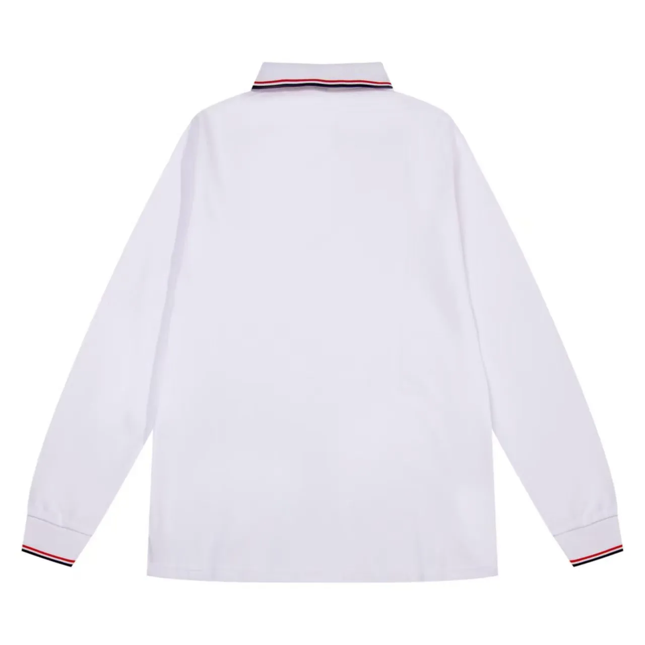 P200 New in stock】𝐌𝐎𝐍𝐂𝐋𝐄𝐑~Mengkou #2025 New high-quality lapel long-sleeved POLO shirt in early spring, custom-made fabrics at the counter. Highly breathable and comfortable, with impeccable details. The brand's simple element design concept reflects high quality. It feels delicate and soft! It presents a casual cut and the upper body shape is great! The chest is filled with three-dimensional embroidery of the brand LOGO to highlight quality and luxury. Color: black, white Size: M~L~XL~2XL~3XL