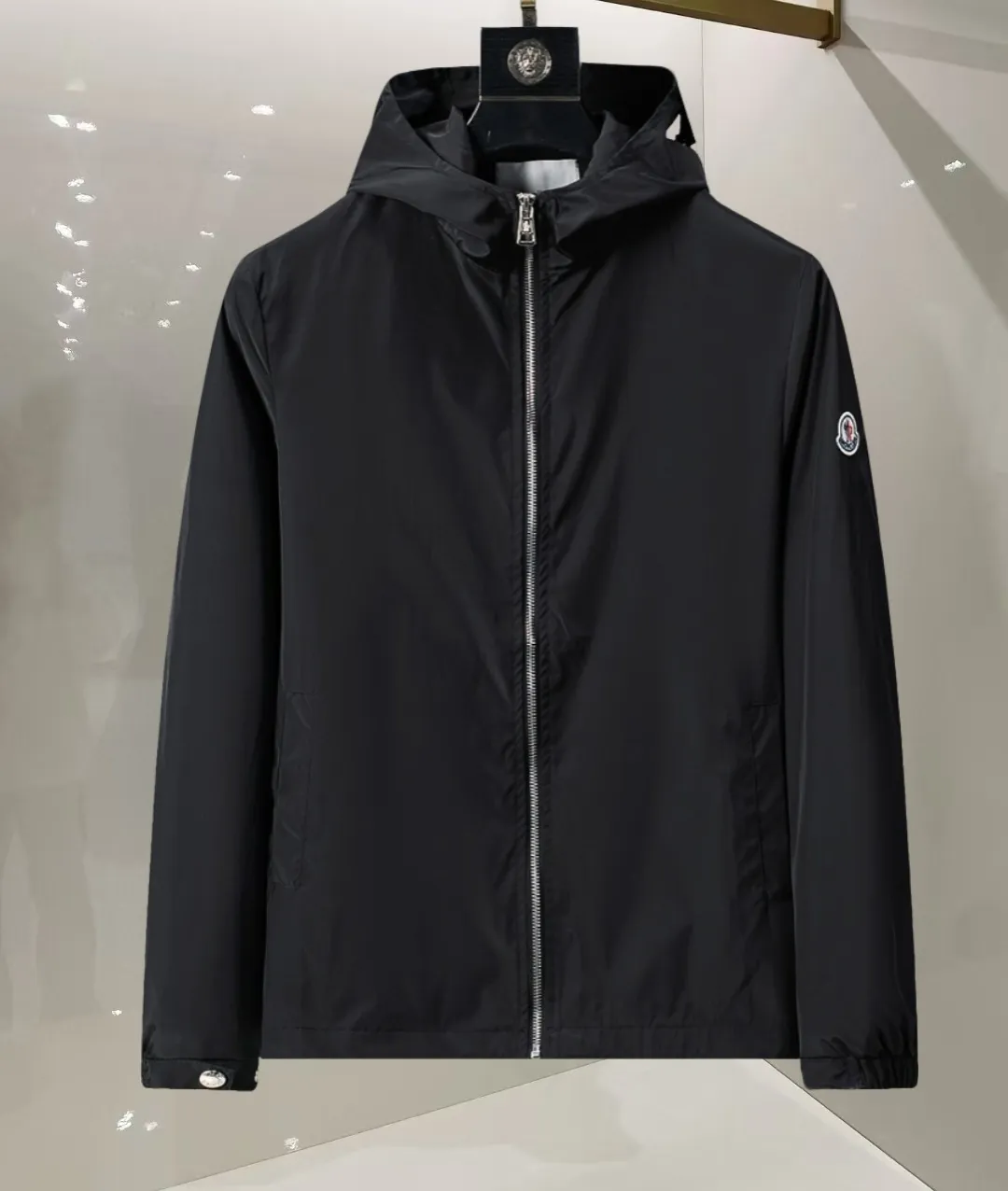 P380 🌸🌸🌸🌸 Moncler's latest 25-year-old men's jacket. The color combination has a classic charm without losing youthful vitality. It reshapes a new design style and shows a bold and confident brand design concept.  Imported fabrics, sleeves and pockets are paired with exclusive brand designs, reflecting the minimalist pursuit of quality and design. Low-key luxury fully embodies the brand image and status! The brand LOGO icon design is simple and recognizable, with a delicate and comfortable touch, excellent details, exquisite and elegant everywhere, fashionable design, a capable and stylish upper body, and full of aura! The all-over pattern and simple aesthetics are brought to the extreme, and it is a jacket that can be mixed and matched. There is no doubt that it is a must-have product for men. It is extremely practical and the color is easy to match.  Color: Picture color. Sizes: M, L, xL, xxL, xxxL