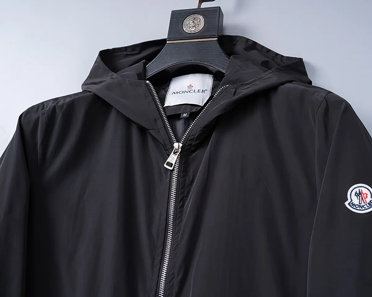 P380 🌸🌸🌸🌸 Moncler's latest 25-year-old men's jacket. The color combination has a classic charm without losing youthful vitality. It reshapes a new design style and shows a bold and confident brand design concept.  Imported fabrics, sleeves and pockets are paired with exclusive brand designs, reflecting the minimalist pursuit of quality and design. Low-key luxury fully embodies the brand image and status! The brand LOGO icon design is simple and recognizable, with a delicate and comfortable touch, excellent details, exquisite and elegant everywhere, fashionable design, a capable and stylish upper body, and full of aura! The all-over pattern and simple aesthetics are brought to the extreme, and it is a jacket that can be mixed and matched. There is no doubt that it is a must-have product for men. It is extremely practical and the color is easy to match.  Color: Picture color. Sizes: M, L, xL, xxL, xxxL