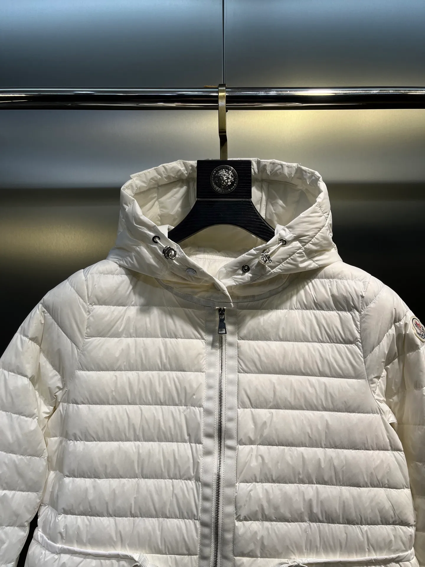 P660 moncler raie 🌟 Lightweight hooded parka down jacket with hanging effect😍 90 national standard large white duck down, 200 grams of down filling, two layers of anti-run velvet gallbladder, exquisite hardware and exquisite workmanship size: 1234