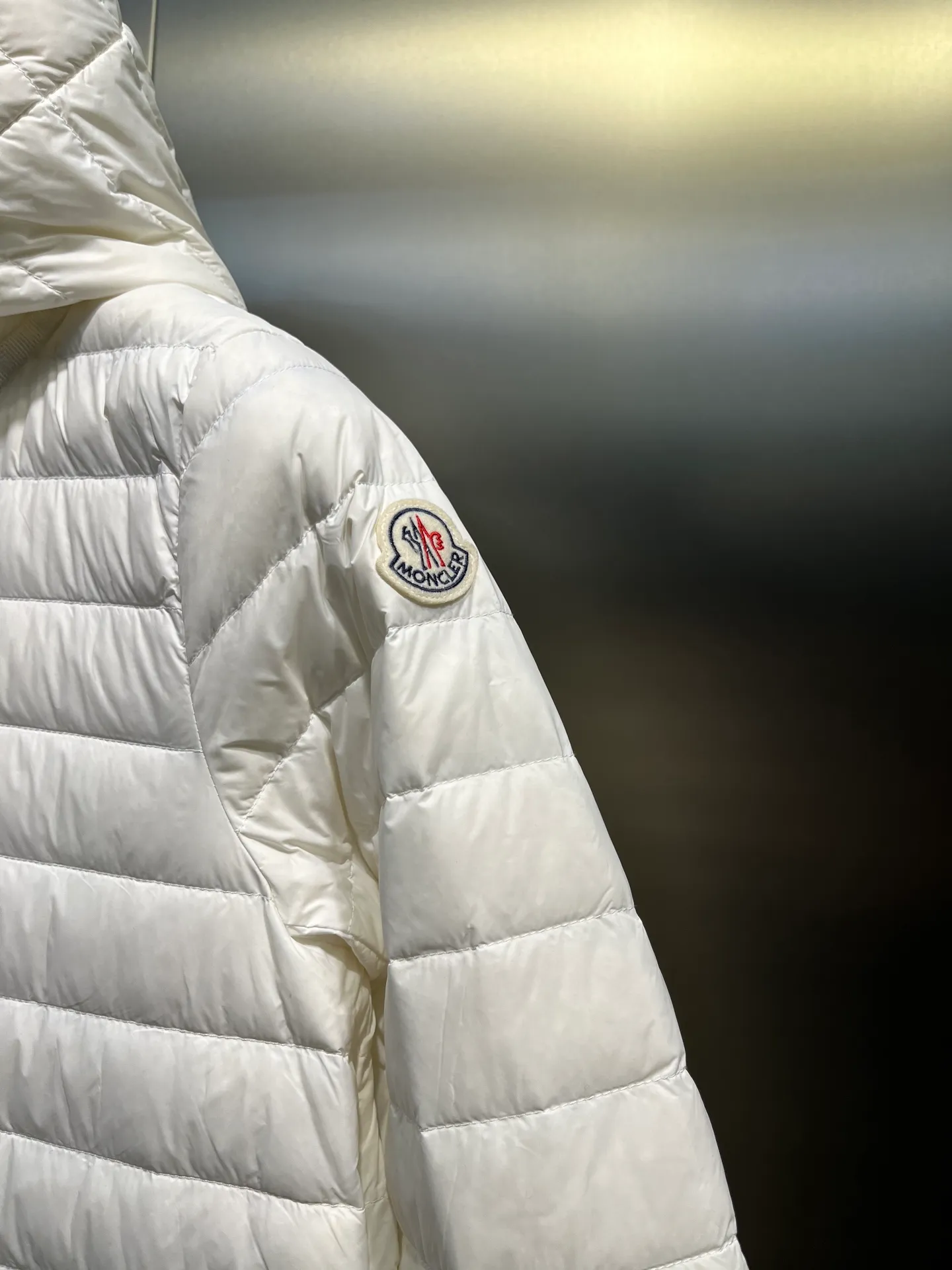 P660 moncler raie 🌟 Lightweight hooded parka down jacket with hanging effect😍 90 national standard large white duck down, 200 grams of down filling, two layers of anti-run velvet gallbladder, exquisite hardware and exquisite workmanship size: 1234