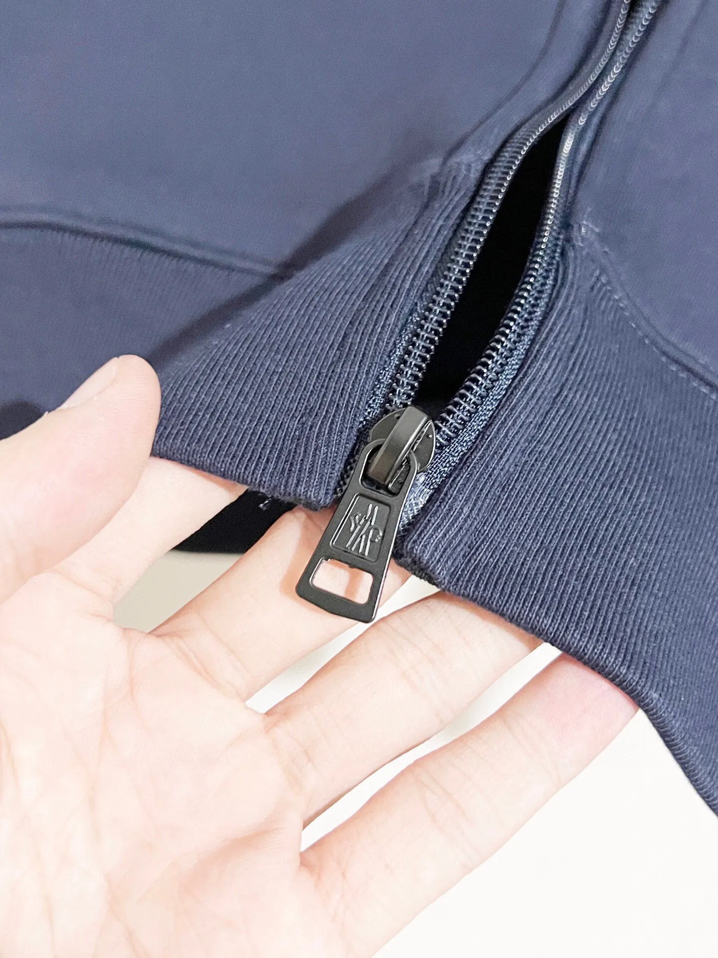 💰Coat 225, trousers 170, thickened air cotton🔥 Recommended hot items for foreign trade orders - Moncler's official website is synchronized with the new thickened air cotton casual jacket - using exclusively customized imported 480g air layer fabric, extremely comfortable upper body, complete custom accessories, exclusive quality differentiated currency, welcome to compare -Color: black sapphire blue -Size: M L XL XXL