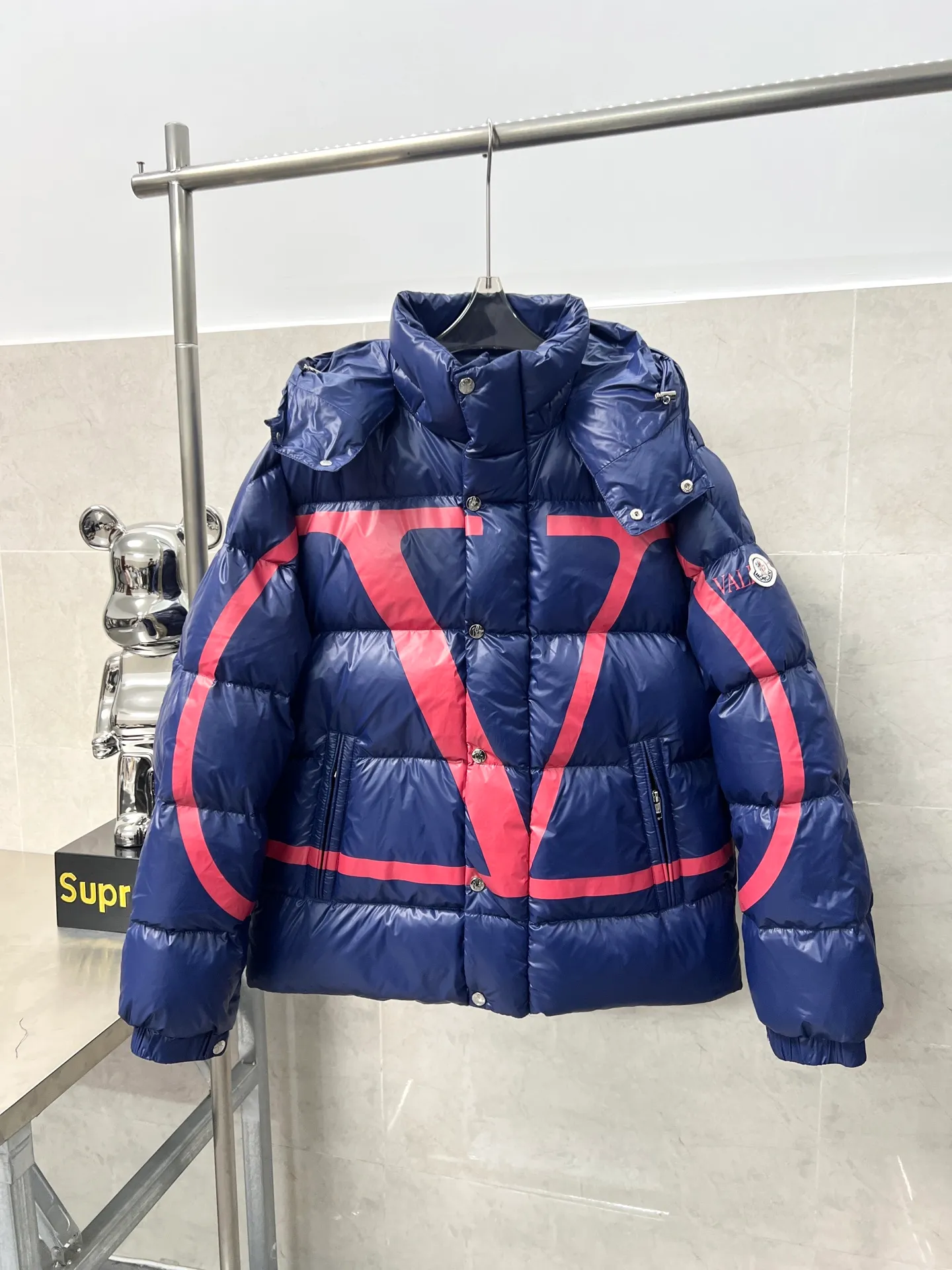 P800 Moncler jointly branded Valentino down jacket Size: 1234