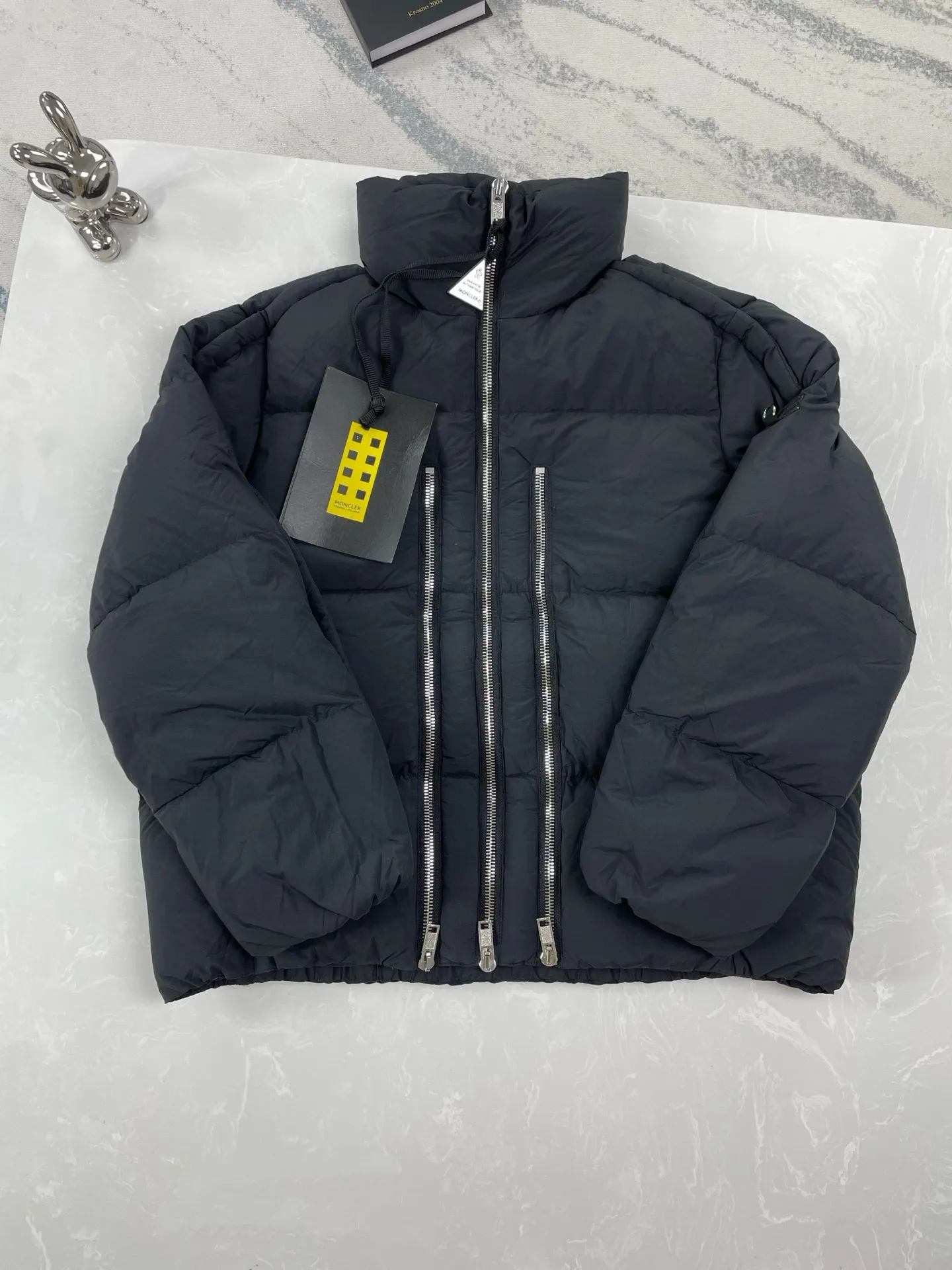 P1230 (high version) Moncler-Mask-25ssMONCLER GENIUS × Willow Smith joint model Double-ended zipper adjustable cuffs embroidered logo patch 90 down down jacket Size: 0 1 2 3 4