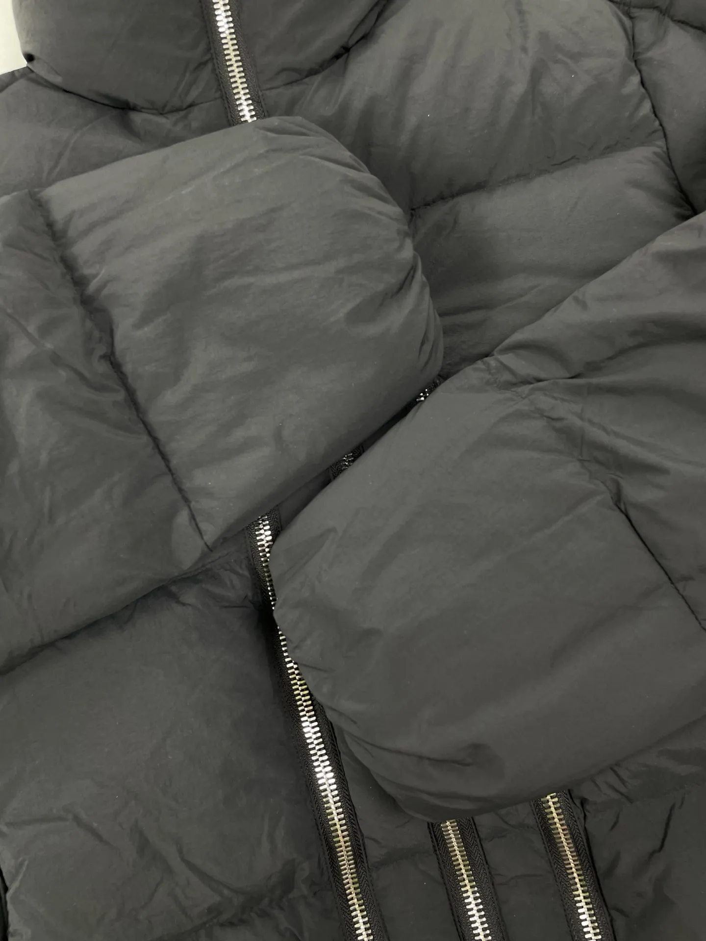 P1230 (high version) Moncler-Mask-25ssMONCLER GENIUS × Willow Smith joint model Double-ended zipper adjustable cuffs embroidered logo patch 90 down down jacket Size: 0 1 2 3 4