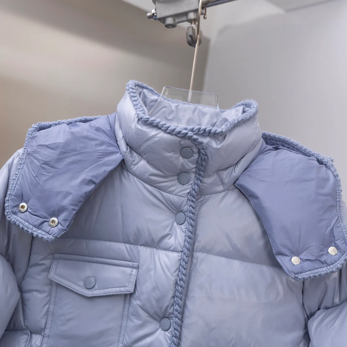 P820 ​​2025 new model🆕Moncler/mask oil wax leather waist style GLAREIN hooded long-sleeved down jacket for women. Oil wax leather coated new fabric, slim design style, warm and slim