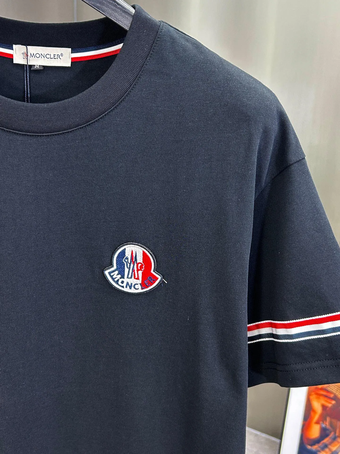 P560 Brand [MONCLER Mouth Covered] 2025 round neck short-sleeved shorts suit. The pure cotton fabric upper body will not be stuffy, the smooth and comfortable skin-friendly effect is more breathable, the fabric has its own texture, classic logo technology, a new interpretation from a unique angle, the first choice for fashion and versatility! Size: M-3XL (maximum wear: 190 pounds)
