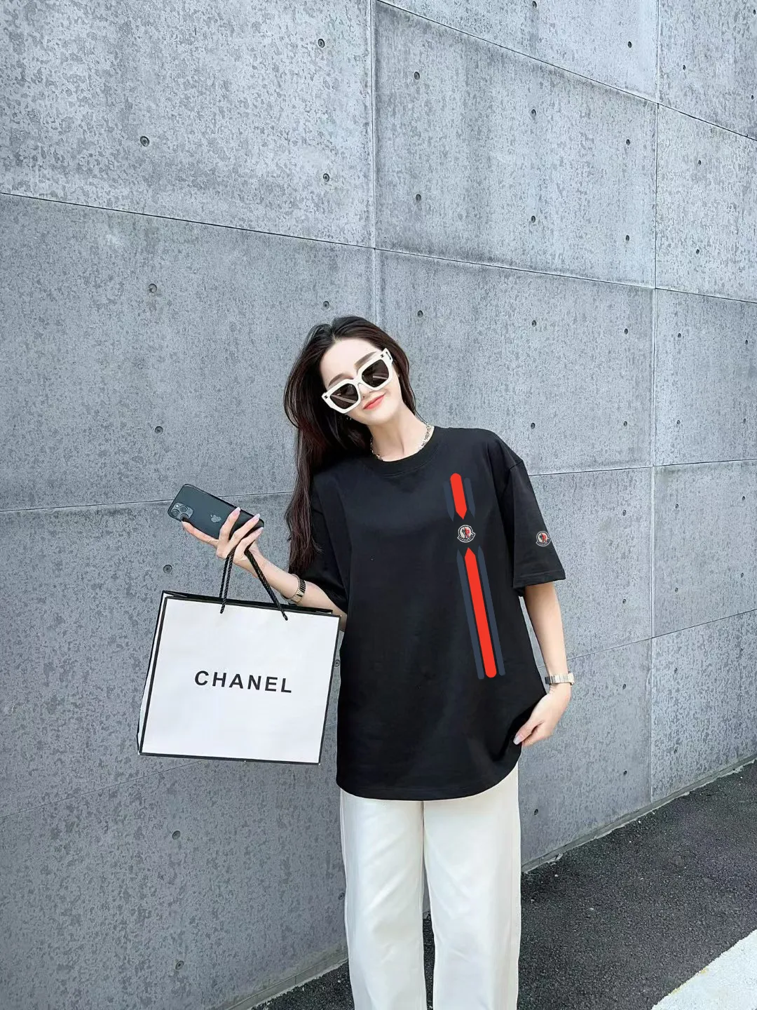 P140 [MONCLER] 2025FW short-sleeved T-shirt, badge + LOGO printing, high-end 26s double yarn 300g fabric, heavy fabric, custom stretch rib, same cylinder and dye, complete three standards, same style for men and women, color: black, white, size: S M L XL 2XL