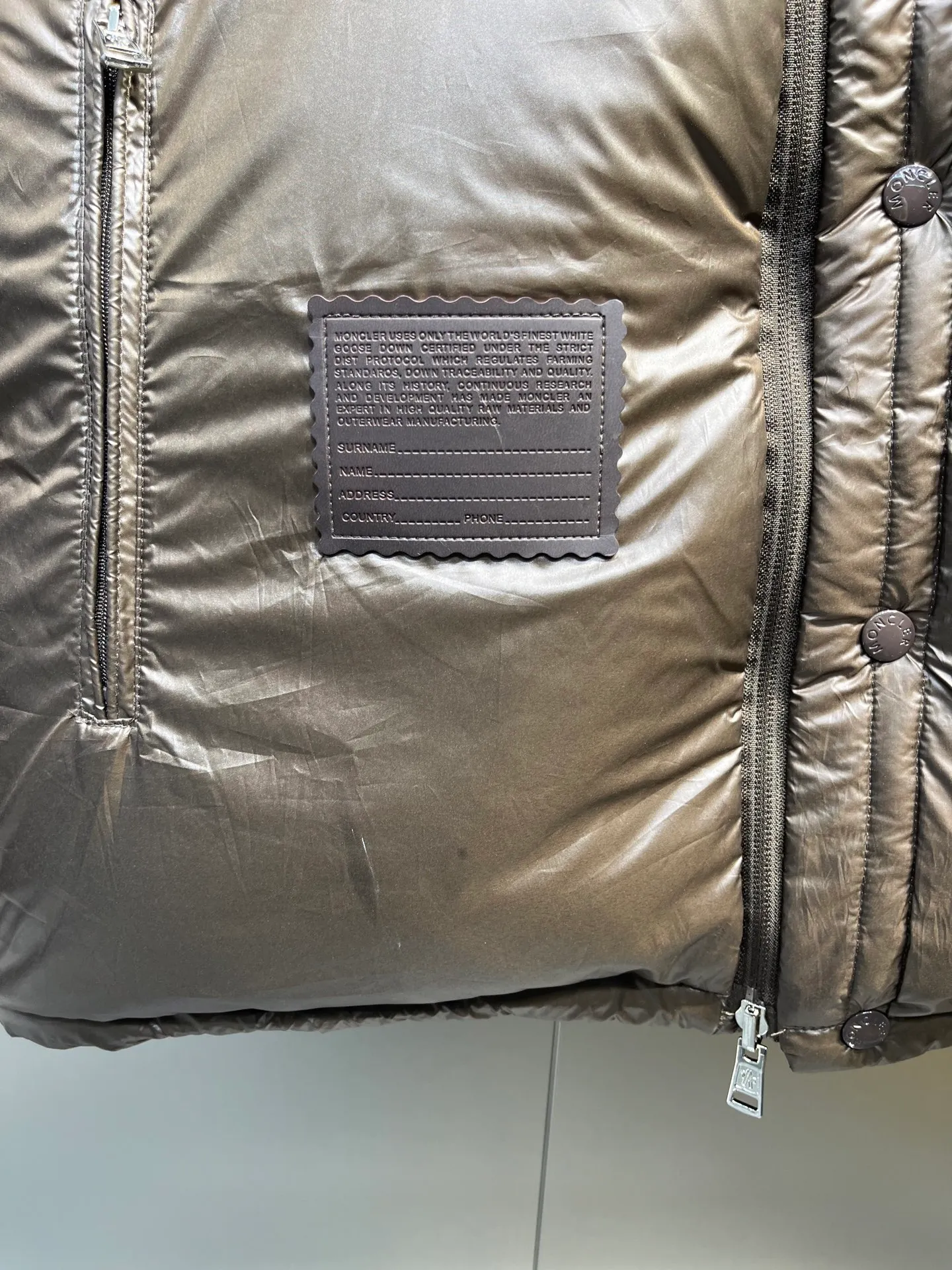 P840 Moncler Verone 🌟Limited down jacket, same style for men and women, reversible, detachable sleeves, 1 piece can be worn as 4 pieces, 4-in-1 high version, officially on sale on October 1st. Black on the front + brown on the back Size: 1-5