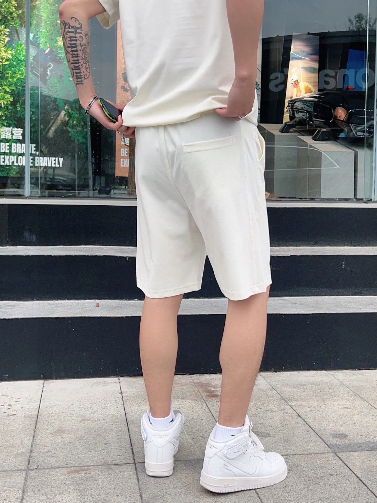 P290 Brand [MONCLER] 2025 new men’s short-sleeved shorts suit! Synchronous sales on the official website! High-end version on the market! It feels delicate and soft! Make you more comfortable to wear! The draped silhouette is awesome! Size: M-5XL (please state your height and weight when placing an order)