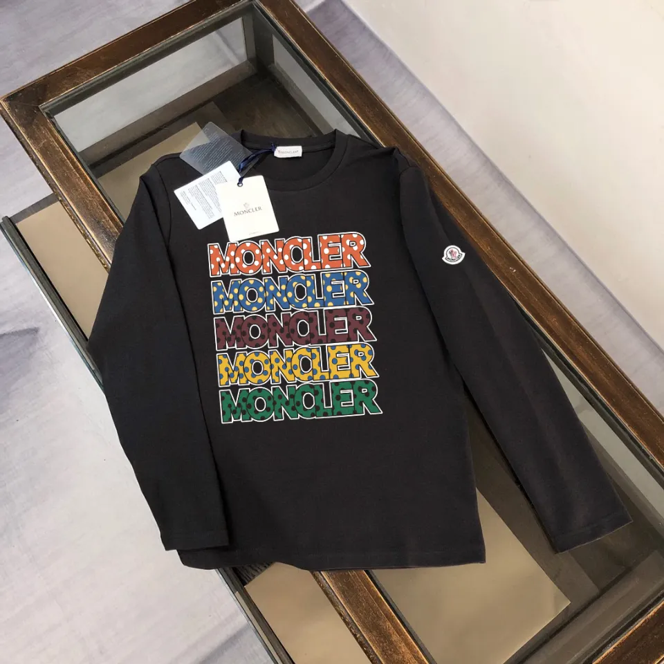 P180, a non-off-the-shelf model, you can trust it. Moncler printed long-sleeved T-shirt, 240g breathable cotton fabric, very soft and comfortable texture, does not shrink, does not deform, does not ball), can be worn alone as a base layer. Original customized accessories, collar label, care mark, hangtag, packaging (perfect details) Color: White Black Size: XS S M L