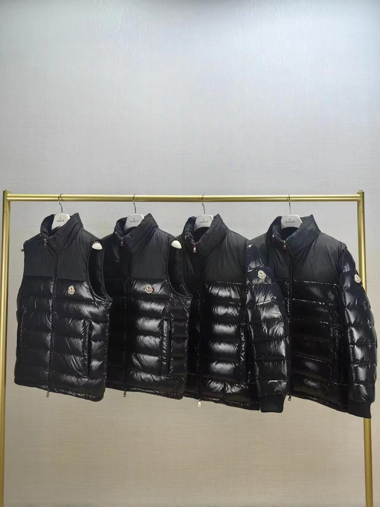 P720 #911# Domestic spot Moncler 24 new style men's black splicing down vest