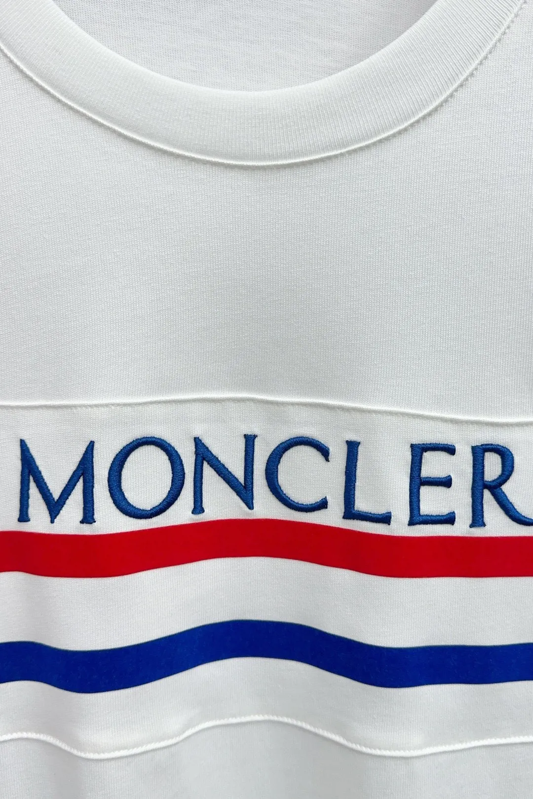 P560 Brand [MONCLER Mouth Covered] 2025 round neck short-sleeved shorts suit. The pure cotton fabric upper body will not be stuffy, the smooth and comfortable skin-friendly effect is more breathable, the fabric has its own texture, classic logo technology, a new interpretation from a unique angle, the first choice for fashion and versatility! Size: M-3XL (maximum wear: 190 pounds)