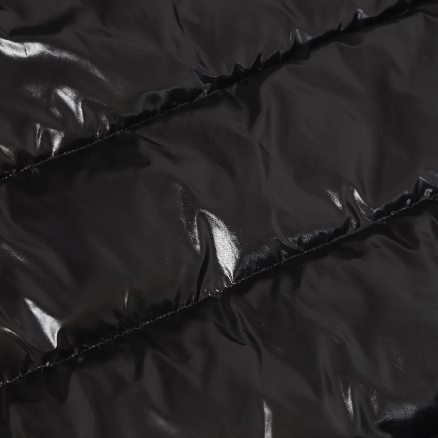 P860 MONCLER/Mongolian winter new women's long hooded counters are on sale at the same time🛒 Cavettaz long down adheres to the series' crisp graphic aesthetics and has square and rectangular quilting. It is made of lacquered nylon to highlight the brand's continuous efforts to reduce environmental impact. The down filling capacity is more than 400g🥳Thick and high fluffy Color: black white Code number: 1/2/3/4