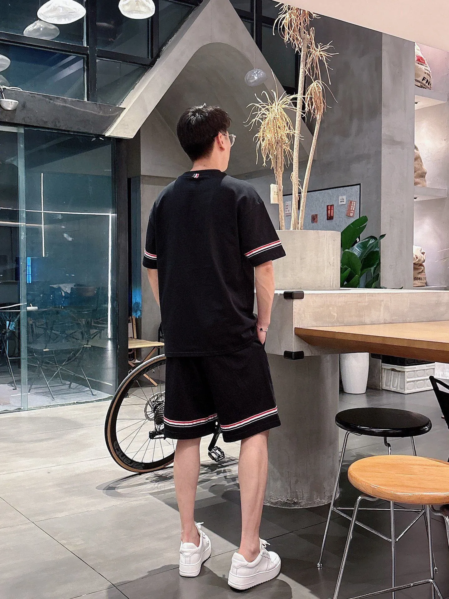 P570￼ Brand【MONCLER】2025 round neck short-sleeved shorts suit. The pure cotton fabric upper body will not be stuffy, the smooth and comfortable skin-friendly effect is more breathable, the fabric has its own texture, classic logo technology, unique angle and new interpretation, fashionable and versatile first choice! Size: M-3XL (maximum wear: 190 pounds)