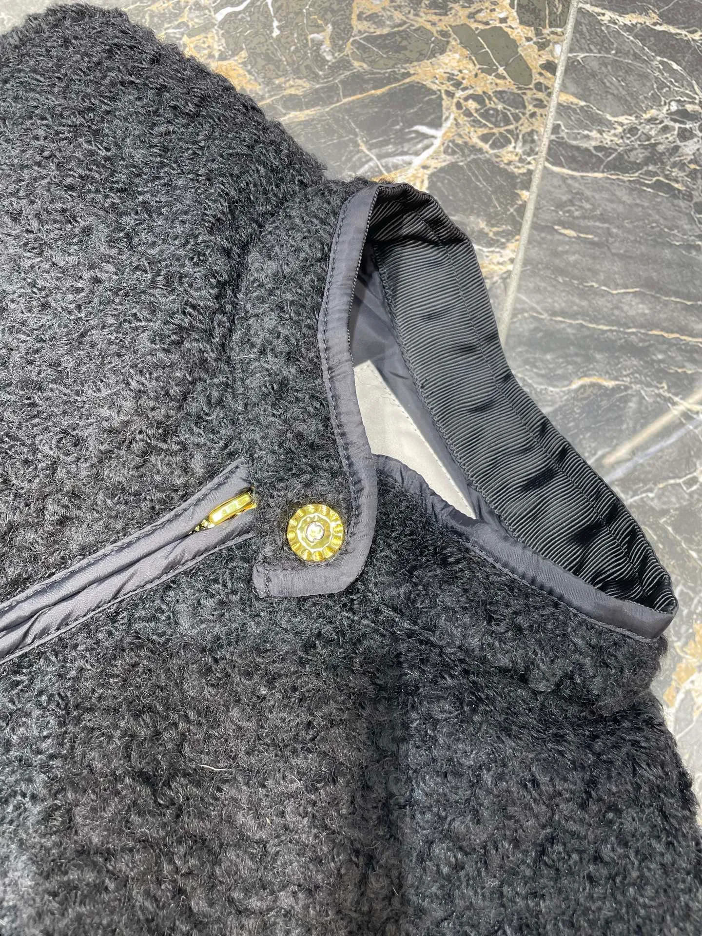 P640 MONCLER 25FW early autumn new product Woolen stand-up collar vest jacket Made of woolen cotton fabric Spliced ​​down at the back Hardware golo custom molding Four-bag slim fit Seiko production High-end texture Size: s m l