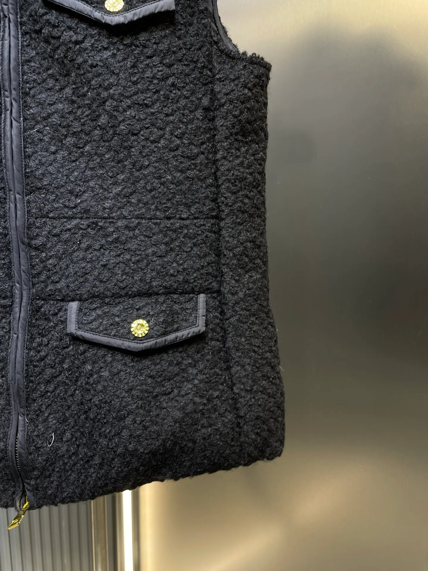 P640 MONCLER 25FW early autumn new product Woolen stand-up collar vest jacket Made of woolen cotton fabric Spliced ​​down at the back Hardware golo custom molding Four-bag slim fit Seiko production High-end texture Size: s m l