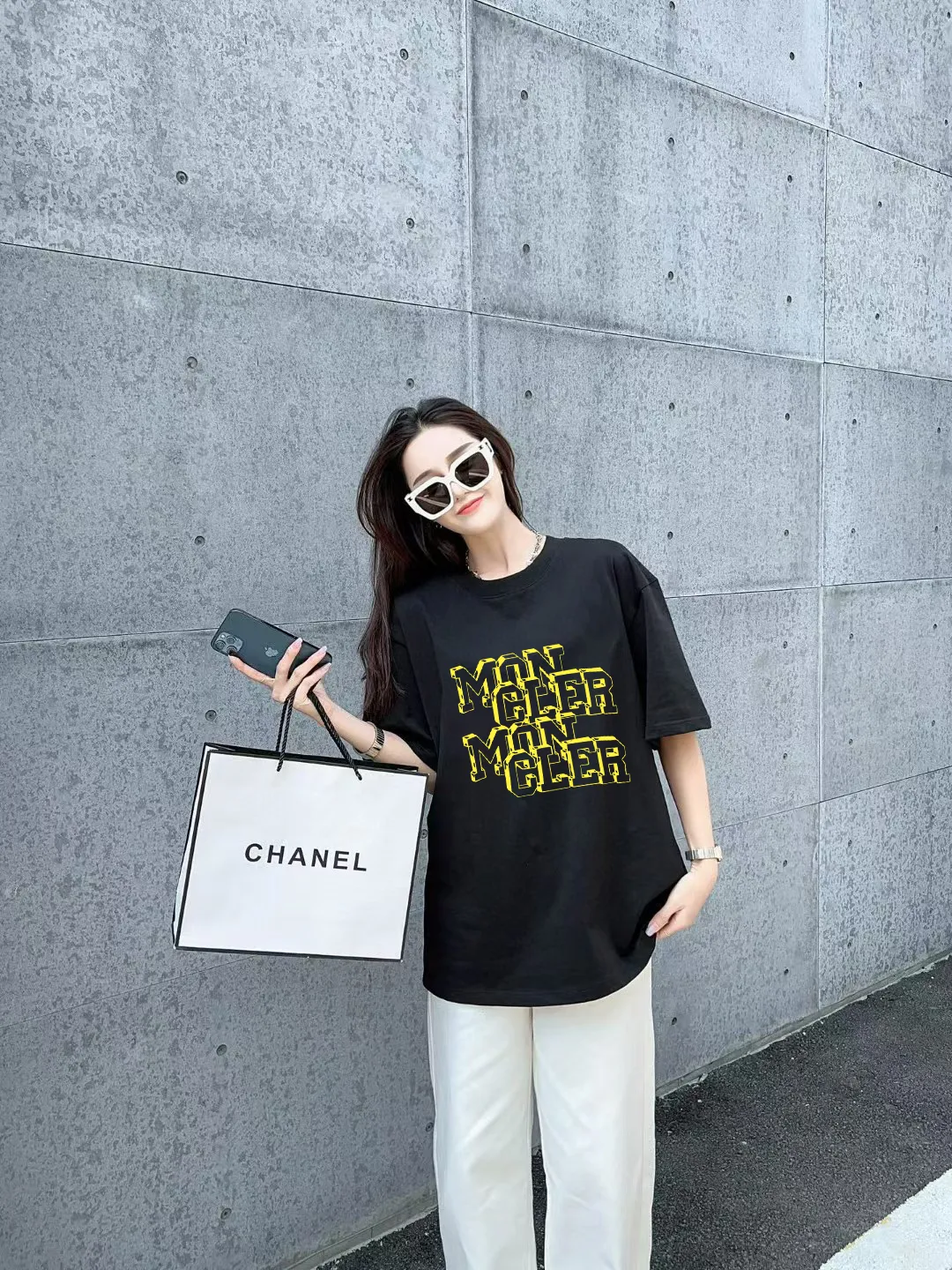 P140 🔥[MONCLER] 2025FW short-sleeved T-shirt, badge + LOGO printing, high-end 26s double yarn 300g fabric, heavy fabric, custom stretcher rib, same vat and dye, complete three standards, same style for men and women, color: black, white, size: S M L XL 2XL
