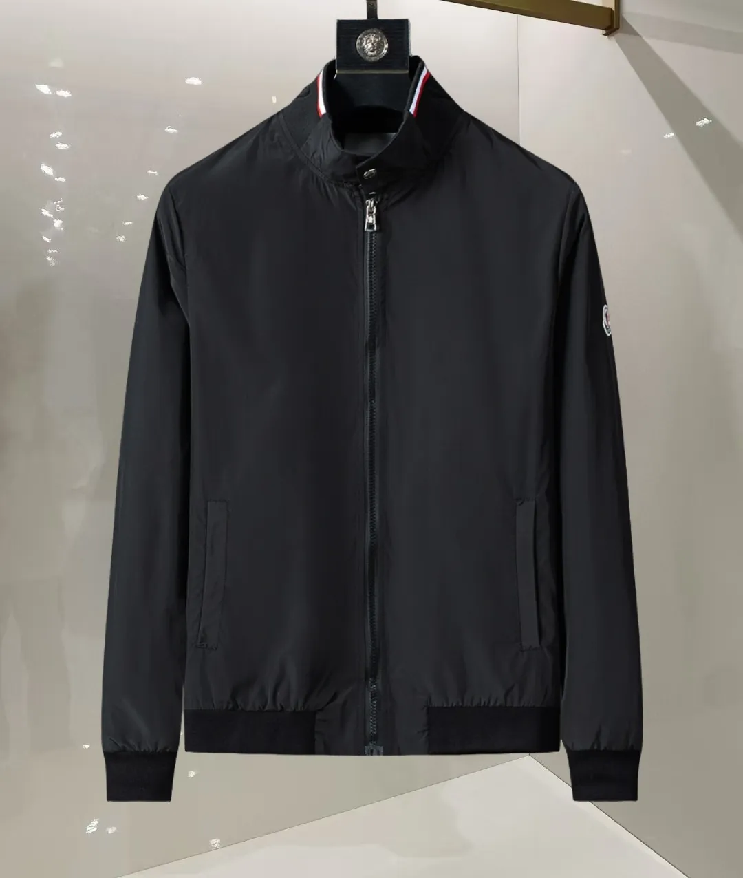 P380 🌸🌸🌸🌸 Moncler's latest 25-year-old men's jacket. The color combination has a classic charm without losing youthful vitality. It reshapes a new design style and shows a bold and confident brand design concept.  Imported fabrics, sleeves and pockets are paired with exclusive brand designs, reflecting the minimalist pursuit of quality and design. Low-key luxury fully embodies the brand image and status! The brand LOGO icon design is simple and recognizable, with a delicate and comfortable touch, excellent details, exquisite and elegant everywhere, fashionable design, a capable and stylish upper body, and full of aura! The all-over pattern and simple aesthetics are brought to the extreme, and it is a jacket that can be mixed and matched. There is no doubt that it is a must-have product for men. It is extremely practical and the color is easy to match.  Color: Picture color. Sizes: M, L, xL, xxL, xxxL