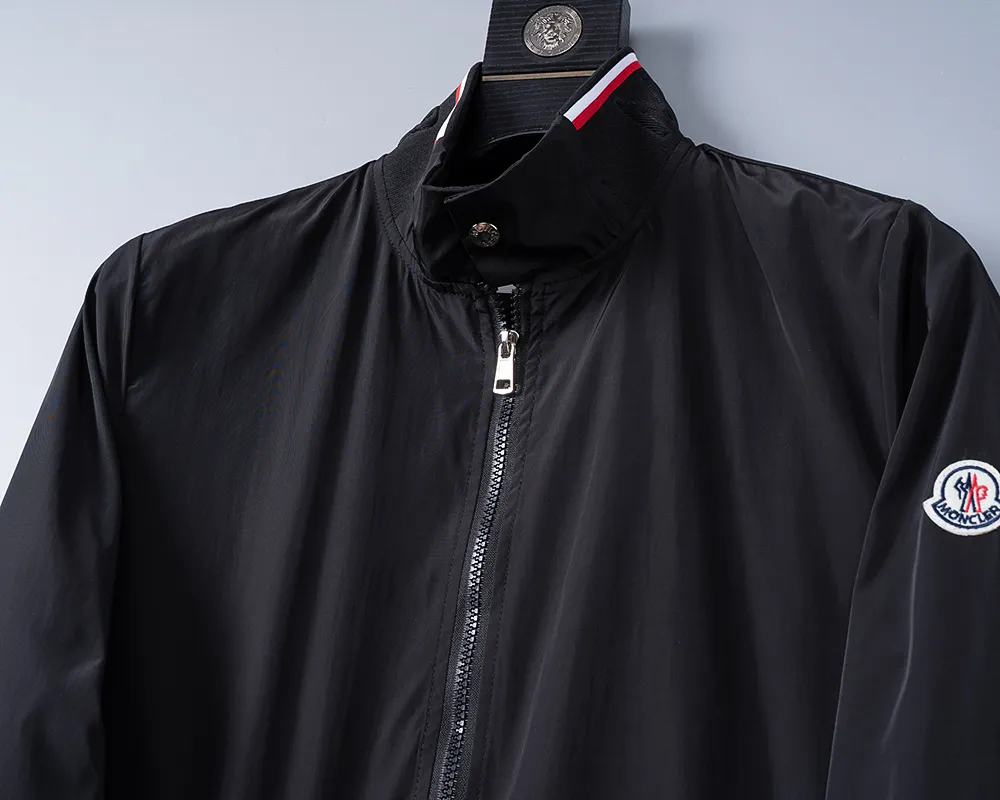 P380 🌸🌸🌸🌸 Moncler's latest 25-year-old men's jacket. The color combination has a classic charm without losing youthful vitality. It reshapes a new design style and shows a bold and confident brand design concept.  Imported fabrics, sleeves and pockets are paired with exclusive brand designs, reflecting the minimalist pursuit of quality and design. Low-key luxury fully embodies the brand image and status! The brand LOGO icon design is simple and recognizable, with a delicate and comfortable touch, excellent details, exquisite and elegant everywhere, fashionable design, a capable and stylish upper body, and full of aura! The all-over pattern and simple aesthetics are brought to the extreme, and it is a jacket that can be mixed and matched. There is no doubt that it is a must-have product for men. It is extremely practical and the color is easy to match.  Color: Picture color. Sizes: M, L, xL, xxL, xxxL