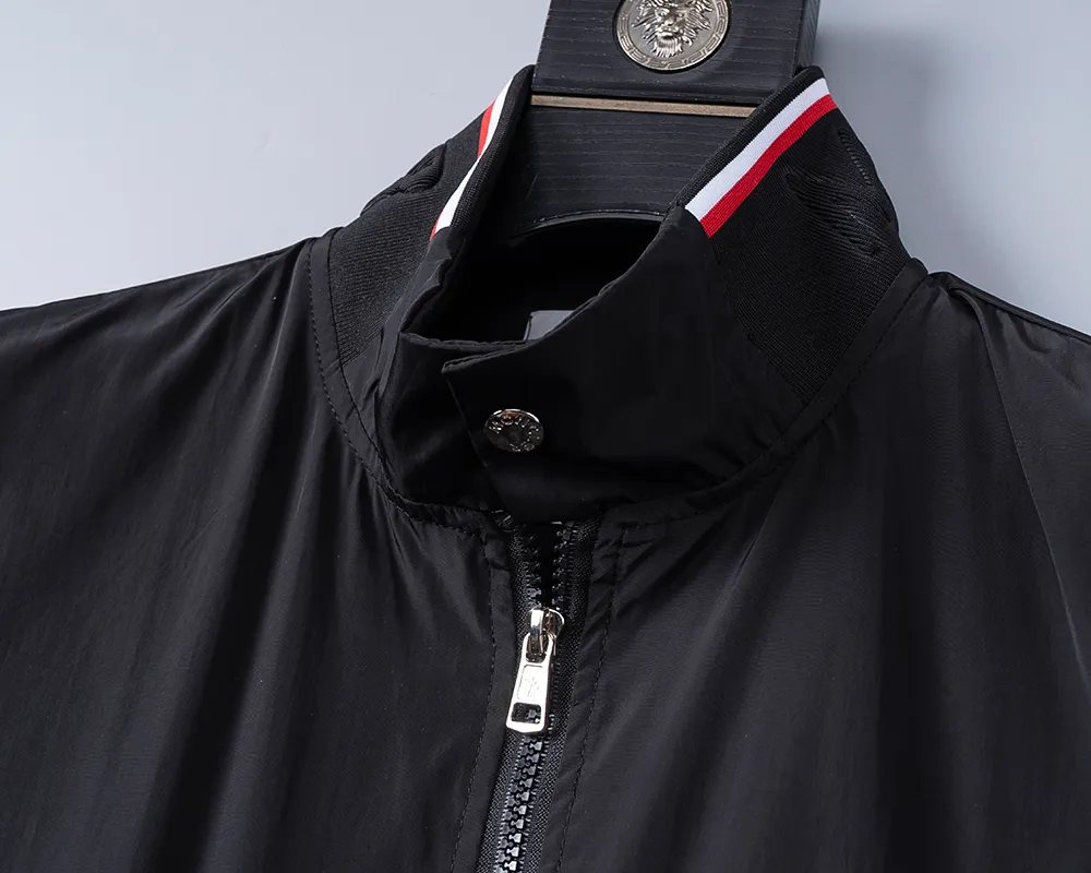P380 🌸🌸🌸🌸 Moncler's latest 25-year-old men's jacket. The color combination has a classic charm without losing youthful vitality. It reshapes a new design style and shows a bold and confident brand design concept.  Imported fabrics, sleeves and pockets are paired with exclusive brand designs, reflecting the minimalist pursuit of quality and design. Low-key luxury fully embodies the brand image and status! The brand LOGO icon design is simple and recognizable, with a delicate and comfortable touch, excellent details, exquisite and elegant everywhere, fashionable design, a capable and stylish upper body, and full of aura! The all-over pattern and simple aesthetics are brought to the extreme, and it is a jacket that can be mixed and matched. There is no doubt that it is a must-have product for men. It is extremely practical and the color is easy to match.  Color: Picture color. Sizes: M, L, xL, xxL, xxxL