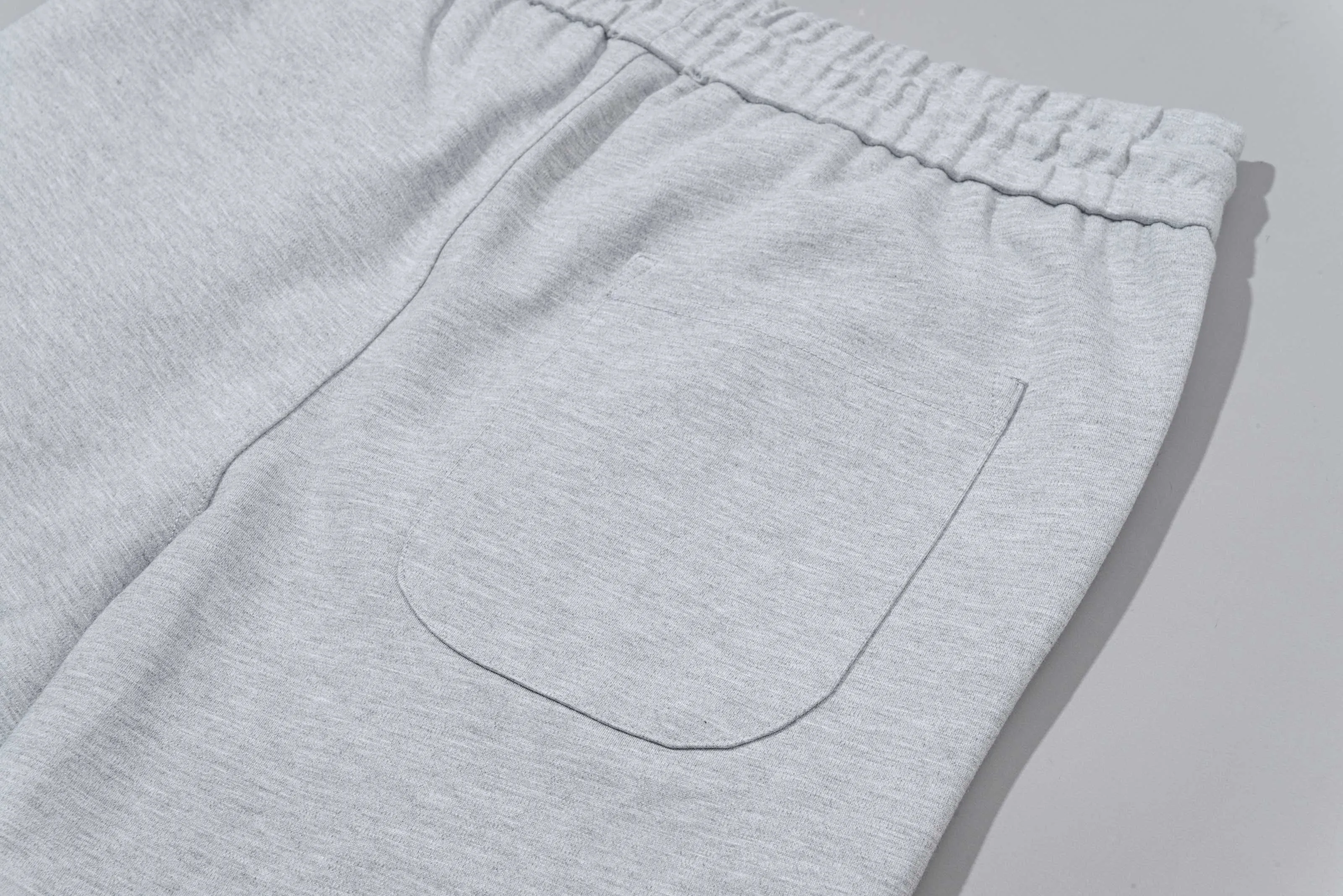 P230 MONCLER/Muzzle Custom fabric suit casual sweatpants Red and blue ribbon splicing design brand Zhangzi LOGO process Official synchronization High version High quality Fashion personality Versatile trend Pure original quality Original fabric Hang tag Collar label Washed wheat Complete three standards Color: blue. Gray. Size: S-2XL