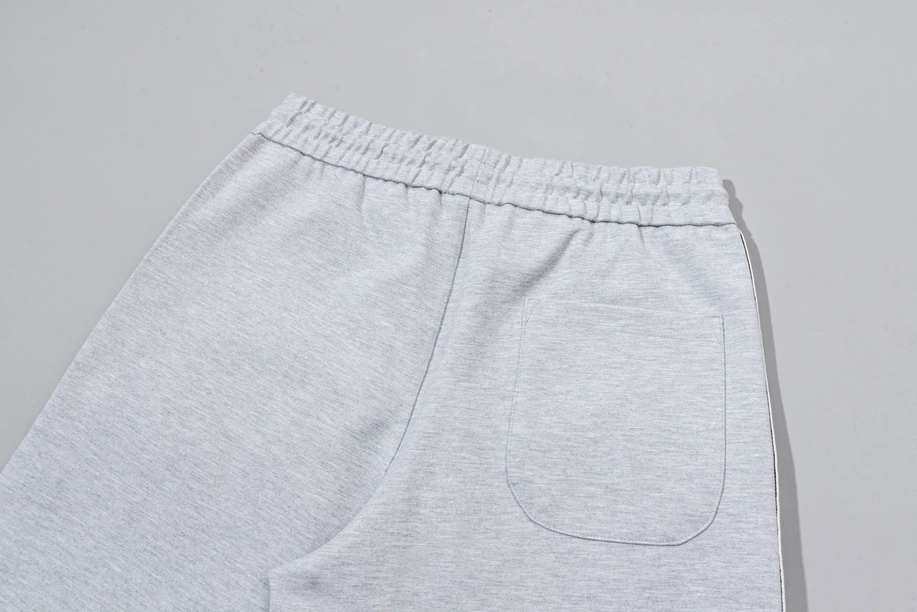 P230 MONCLER/muzzle Customized fabric suit casual sweatpants Simple side webbing splicing craftsmanship small chapter logo LOGO Official synchronization High version High quality Fashion personality Versatile trend Pure original quality Original fabric Hang tag Collar label Washed wheat Complete three standards Color: Black. Blue. Gray. Size: S-2XL