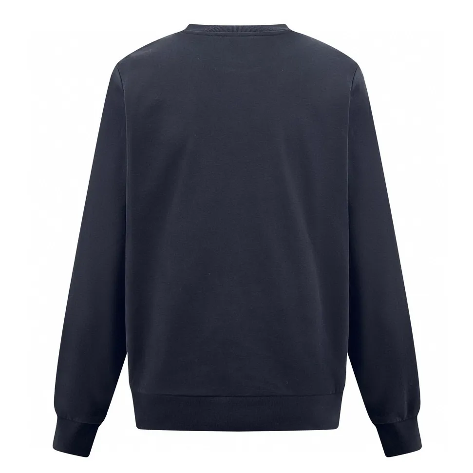 P300 Exclusive supply] Moncler denim pocket crew neck sweatshirt. Original purchase and development of 4,900. The fabric is made of customized cotton velvet and cloud yarn water-brushed denim. It has excellent texture and is comfortable and close to the skin. It is mainly made of rich navy blue and shows an elegant gentleman style. The unique denim chest pocket on the chest adds a touch of uninhibited casualness with the unique roughness and retro of denim. The iconic Moncler embroidered logo is present on the sleeves. Recognizable and high-end from the inside out. Find the perfect balance between simplicity and sophistication, with seamless hemming. Use precise laser cutting to cut the edges of the pockets into the required denim shape to ensure the neatness and accuracy of the edges. Then use one-piece molding technology to perfectly combine the denim material with the pockets to achieve a seamless connection and manual nailing. Use a servo motor driven nailing device to accurately drive the bottom nails into the splicing of denim and sweater velvet. Precise positioning keeps the edges of the pockets flat, and the fabrics have been washed. It has better hand feel and texture, is not easy to deform, shrink or fade, and maintains long-term beauty. Size:S/M/L/XL