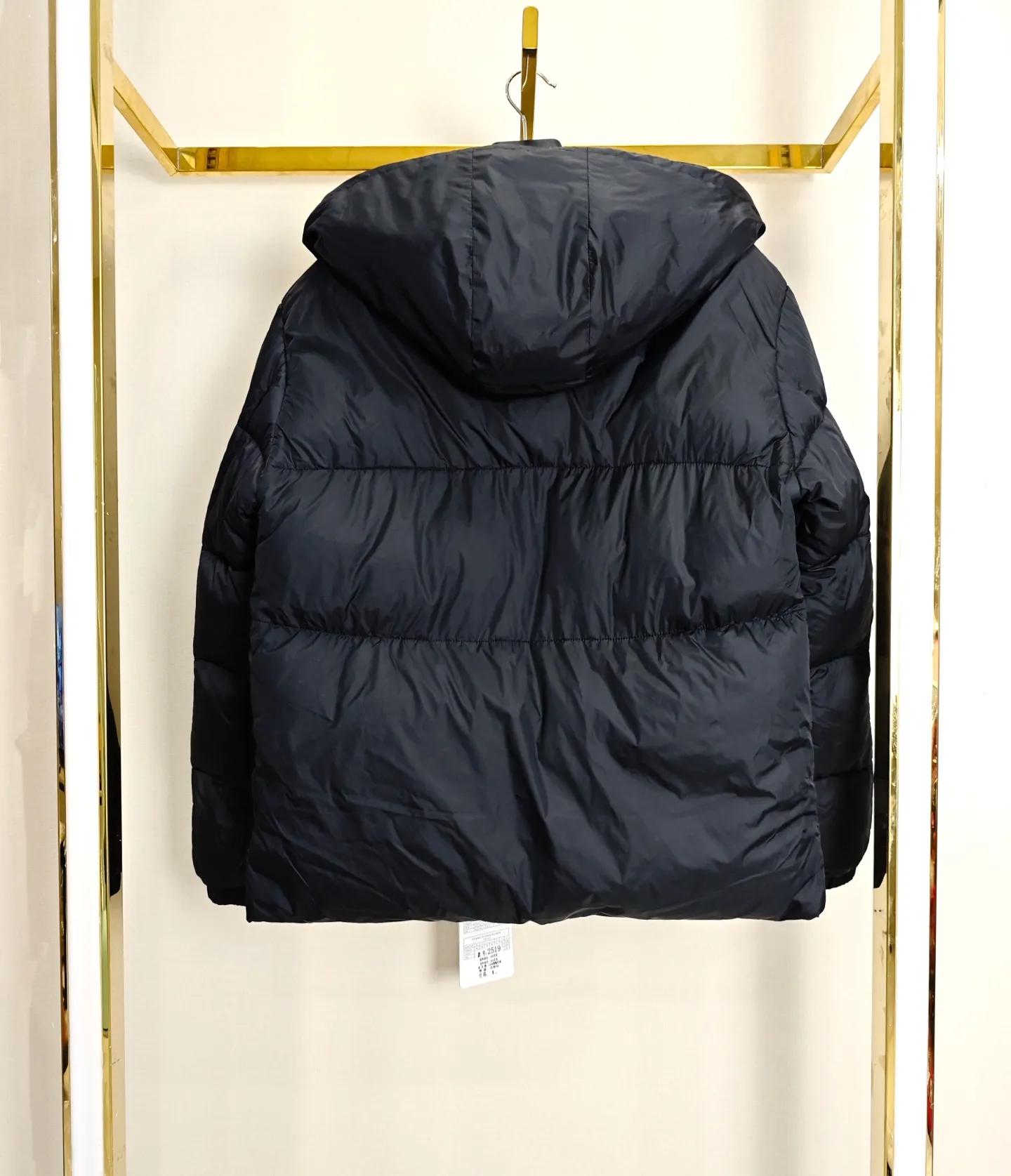 P400 Moncler · Mongolian MONTCLA series New hooded cotton jacket, the same style as Wang Hedi. The letters are exquisitely embroidered. All the accessories are the same. Full of details. The same style for couples. The best choice to buy! Size: m-2xl